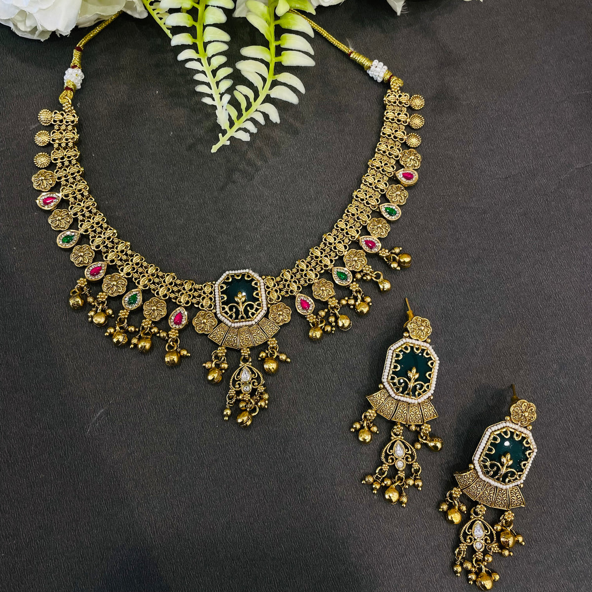 Vedanshi Neckpiece