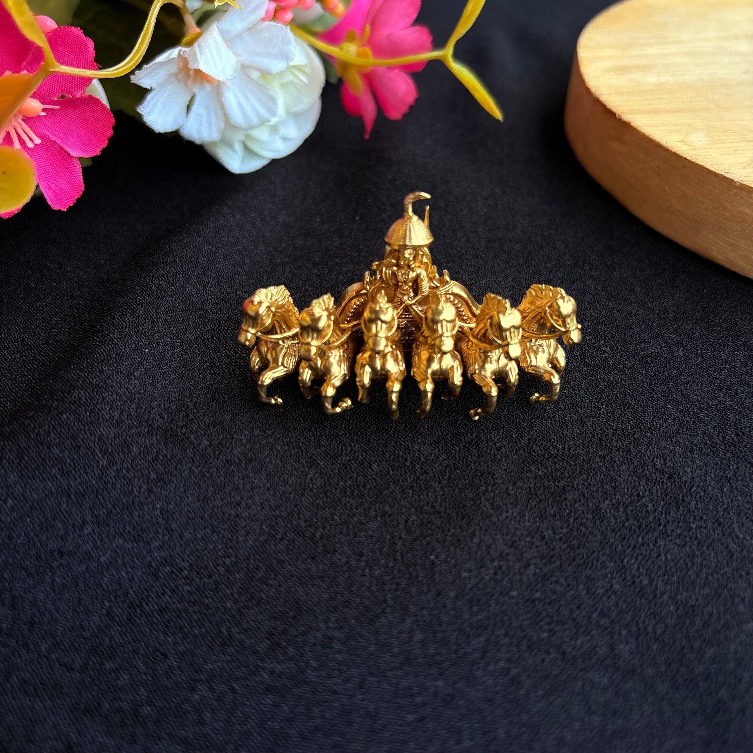 Nayaab Avni Brooch