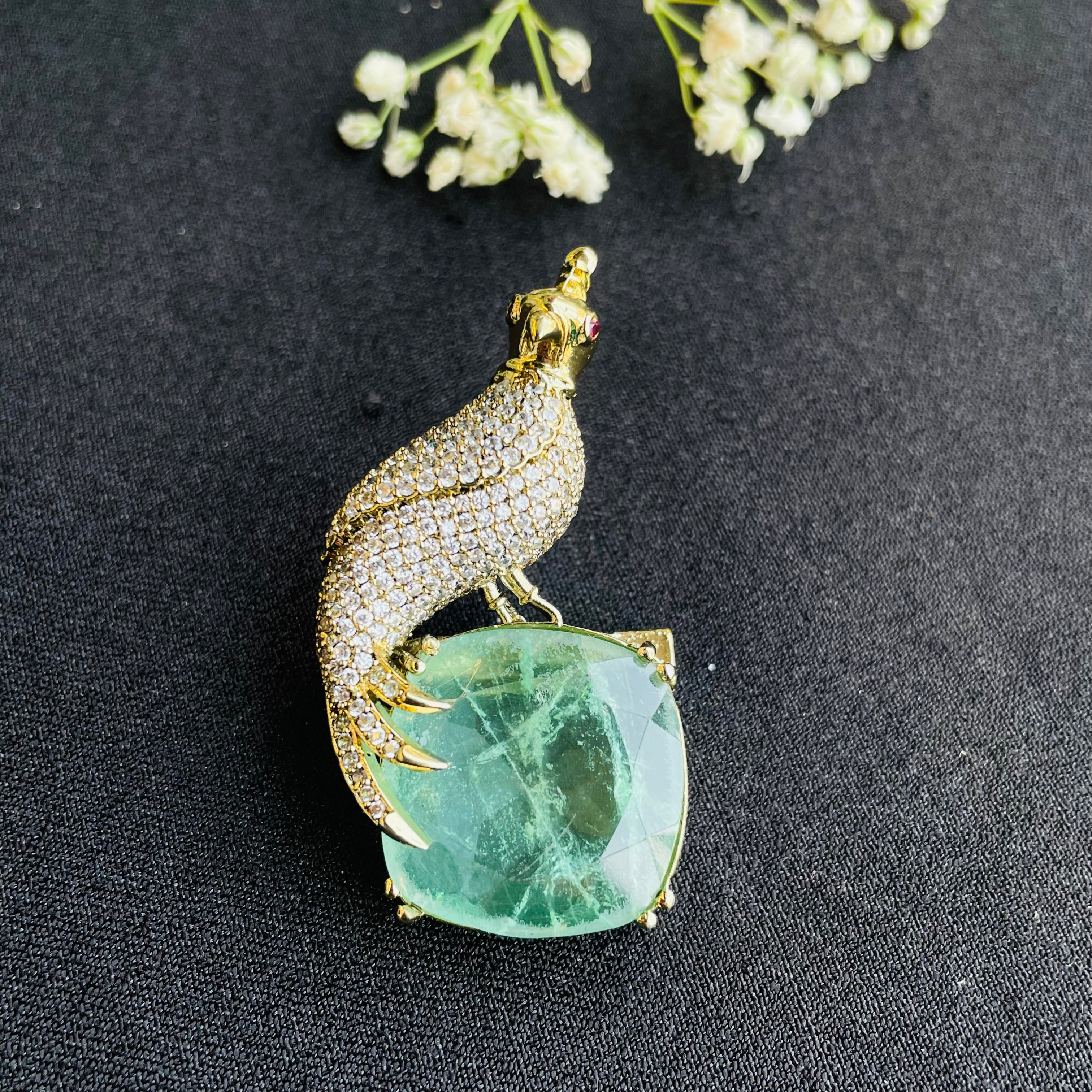Nayaab Royce brooch
