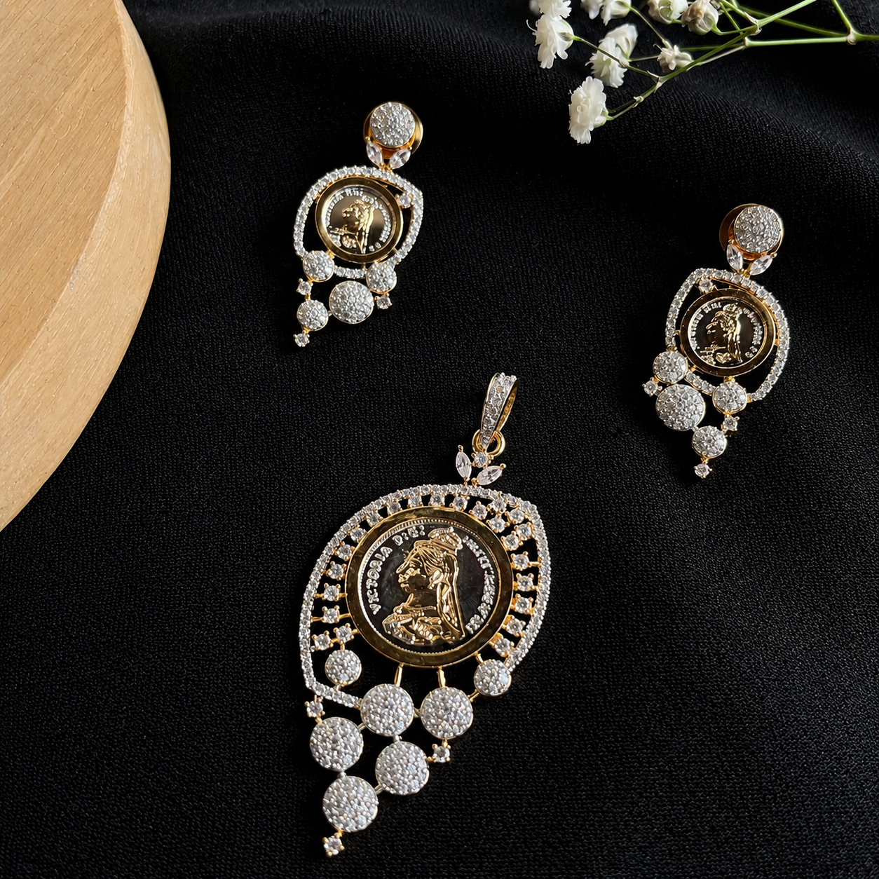 Ad Regalia Coin Pendant Set