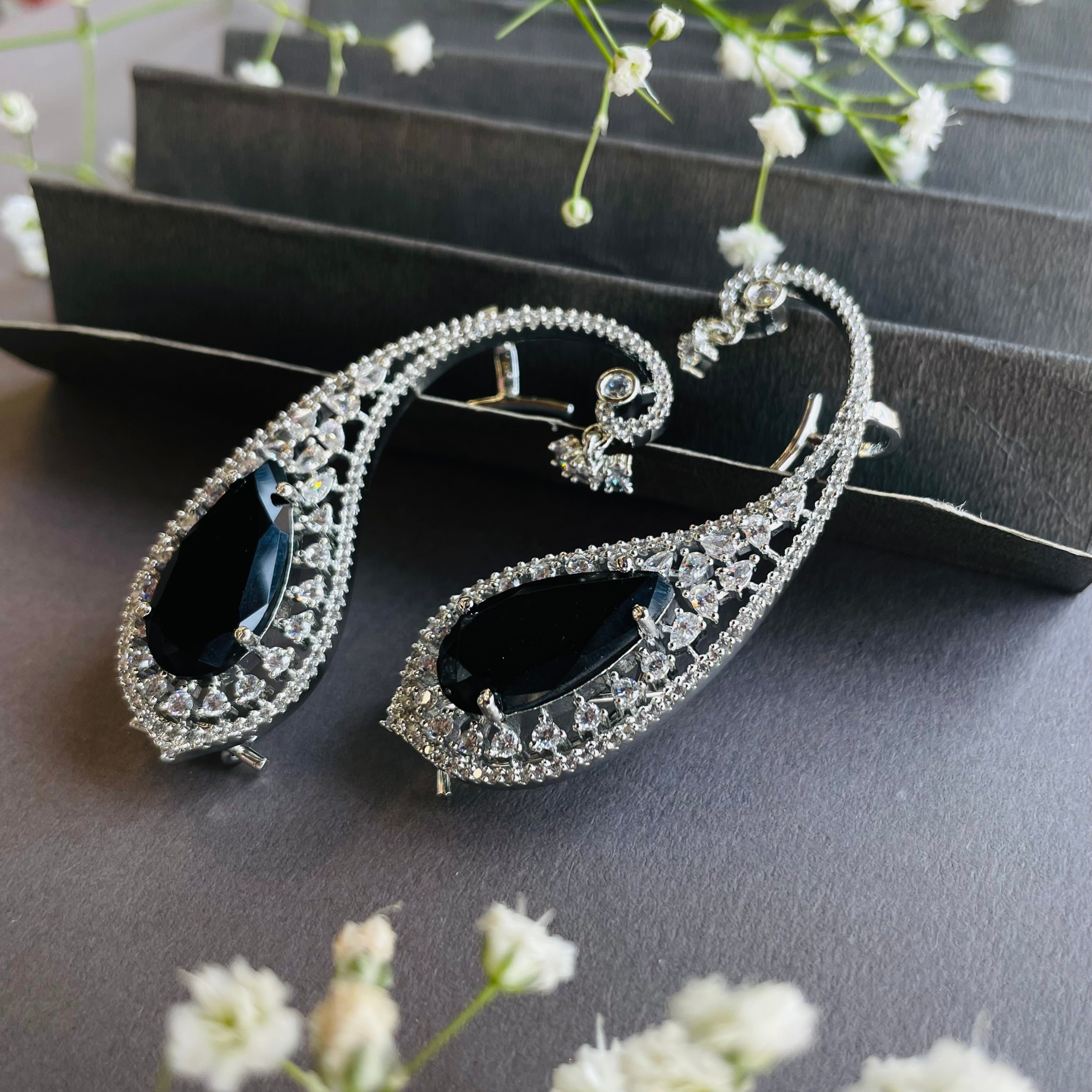 Ad Lillian earcuff