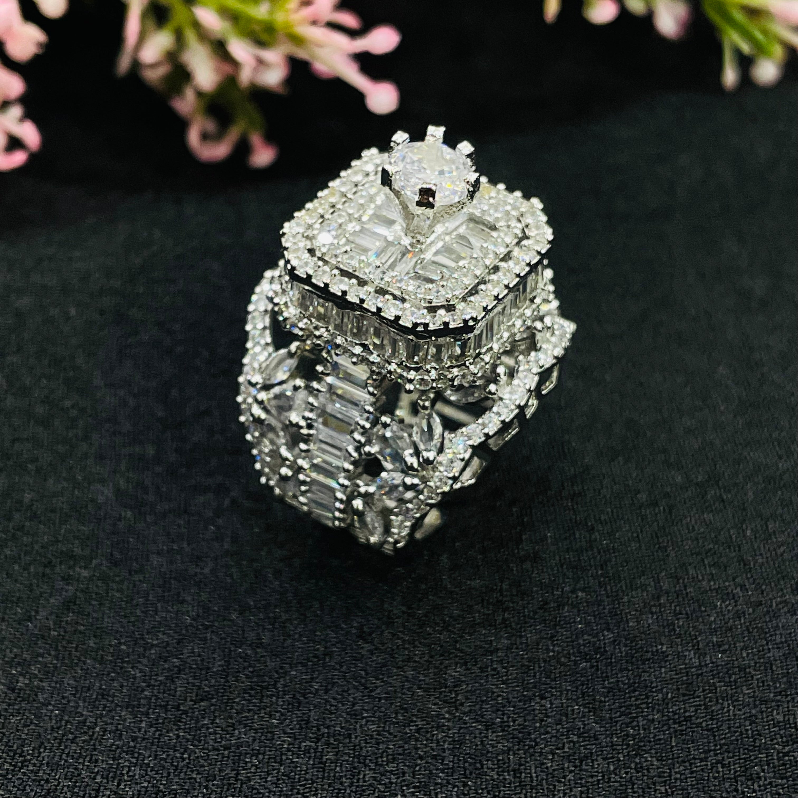 Maharani Ring With Free Earrings