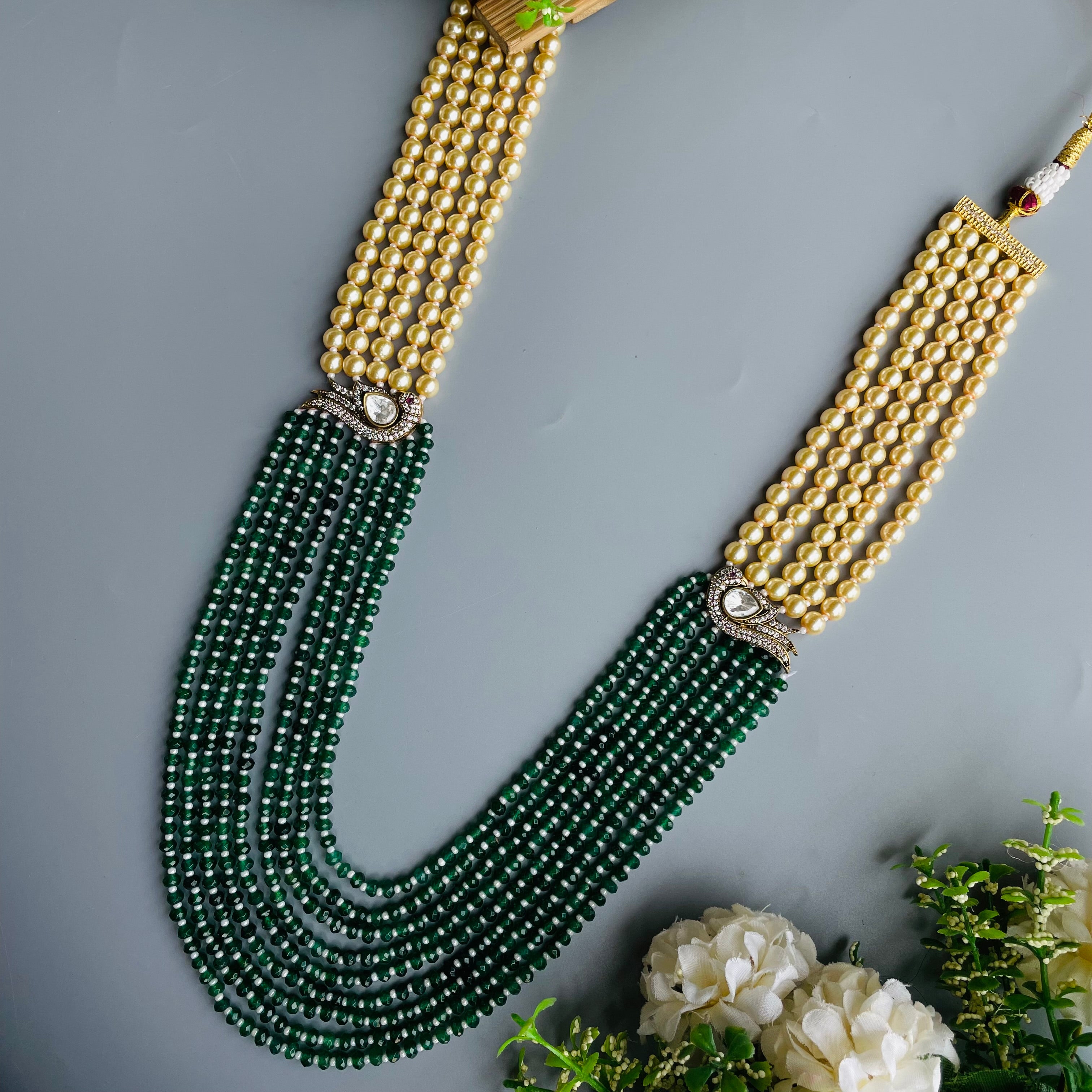 Nayaab Pearl Neckpiece