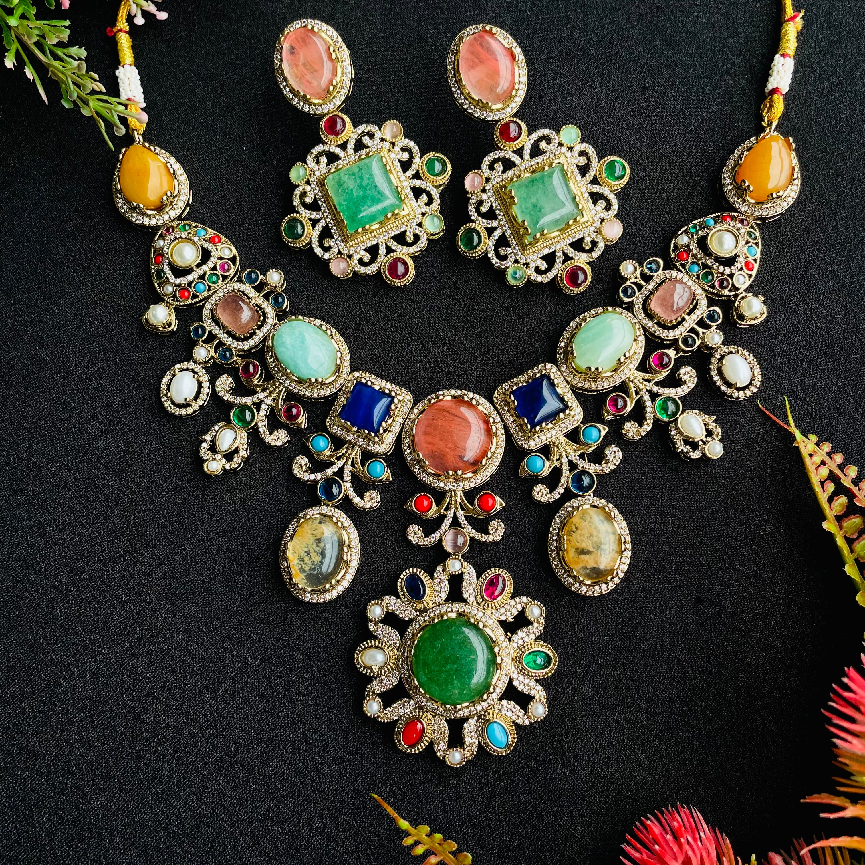 Nayaab Mayera Neckpiece