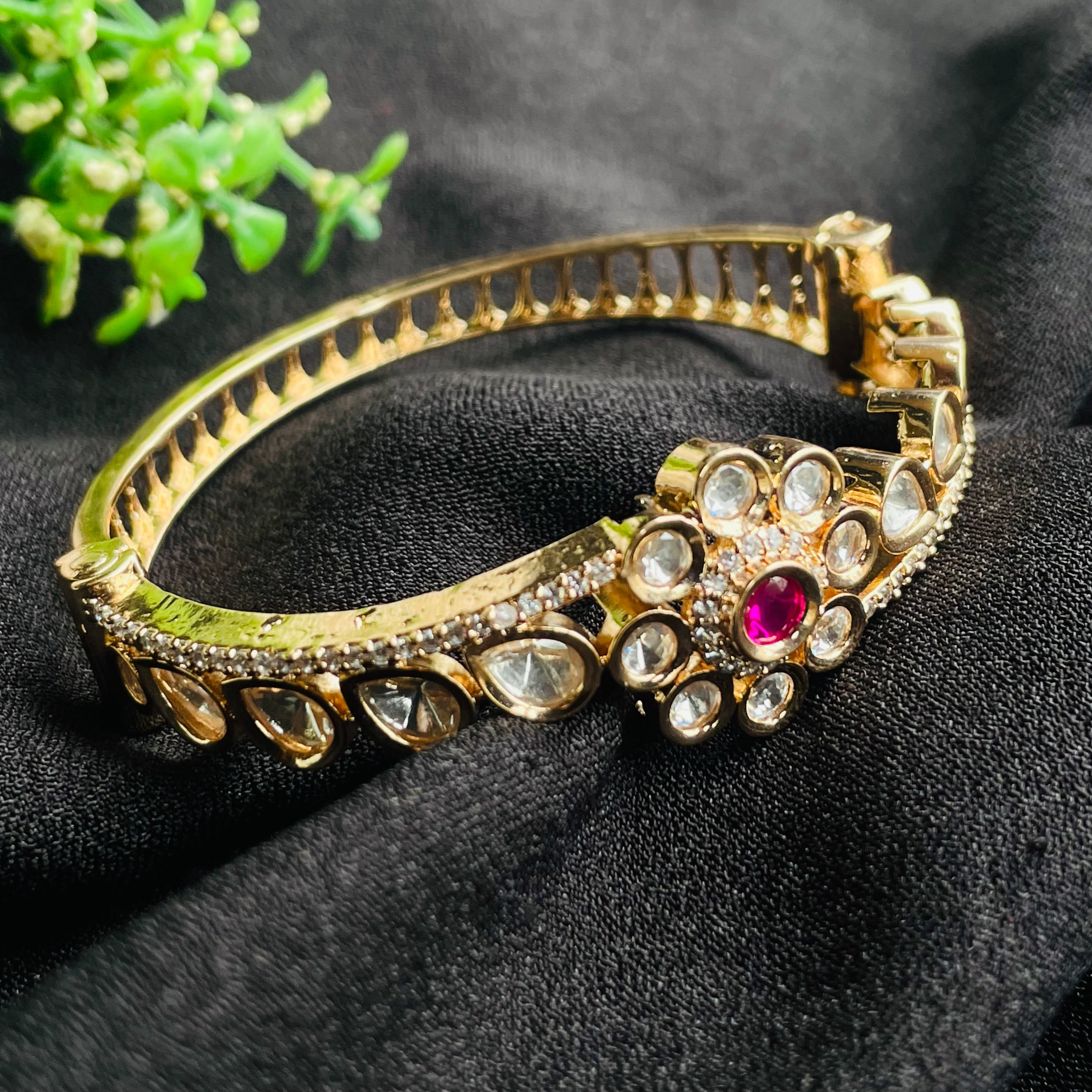 Nayaab sara Polki Bracelet