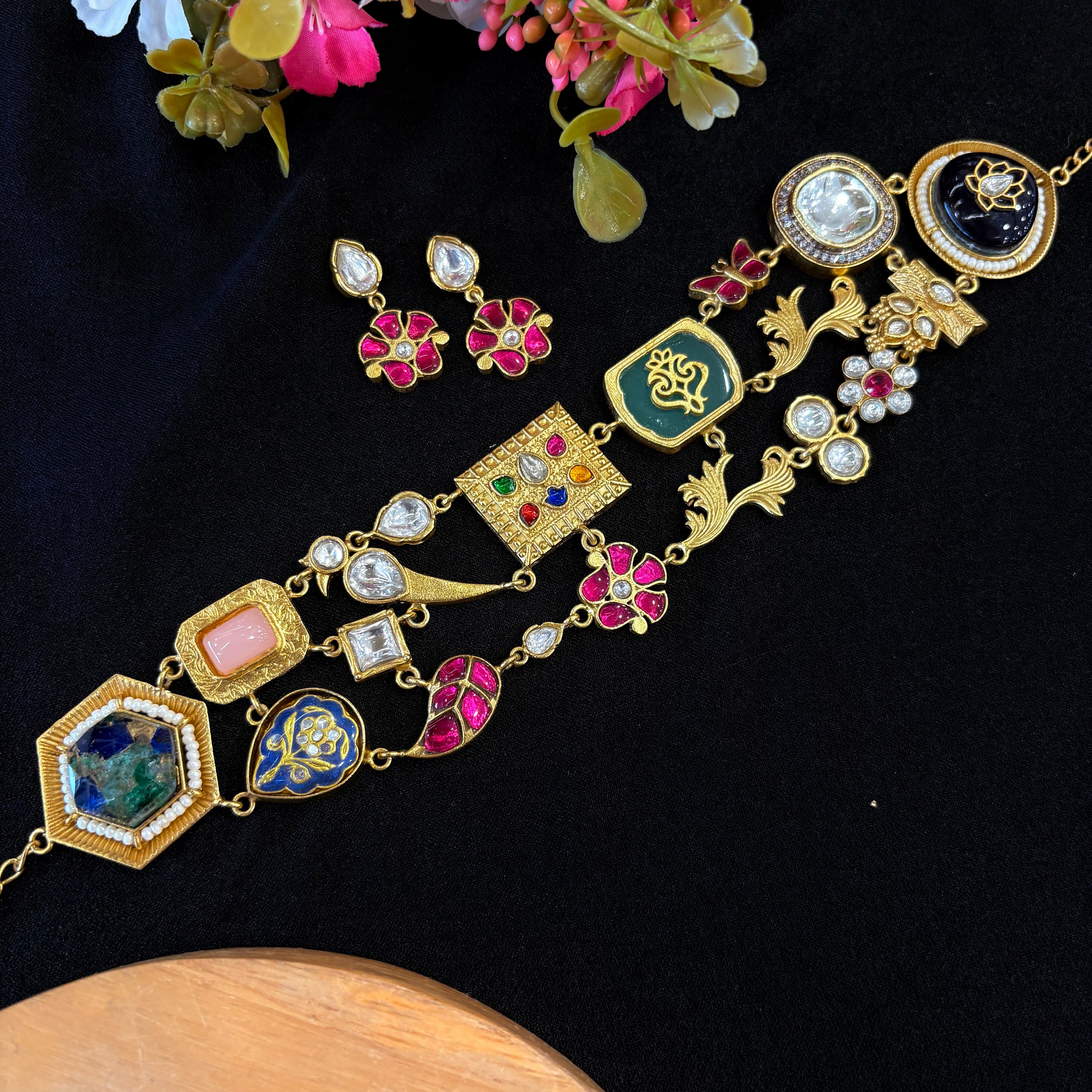 Nayaab Aiyana Choker