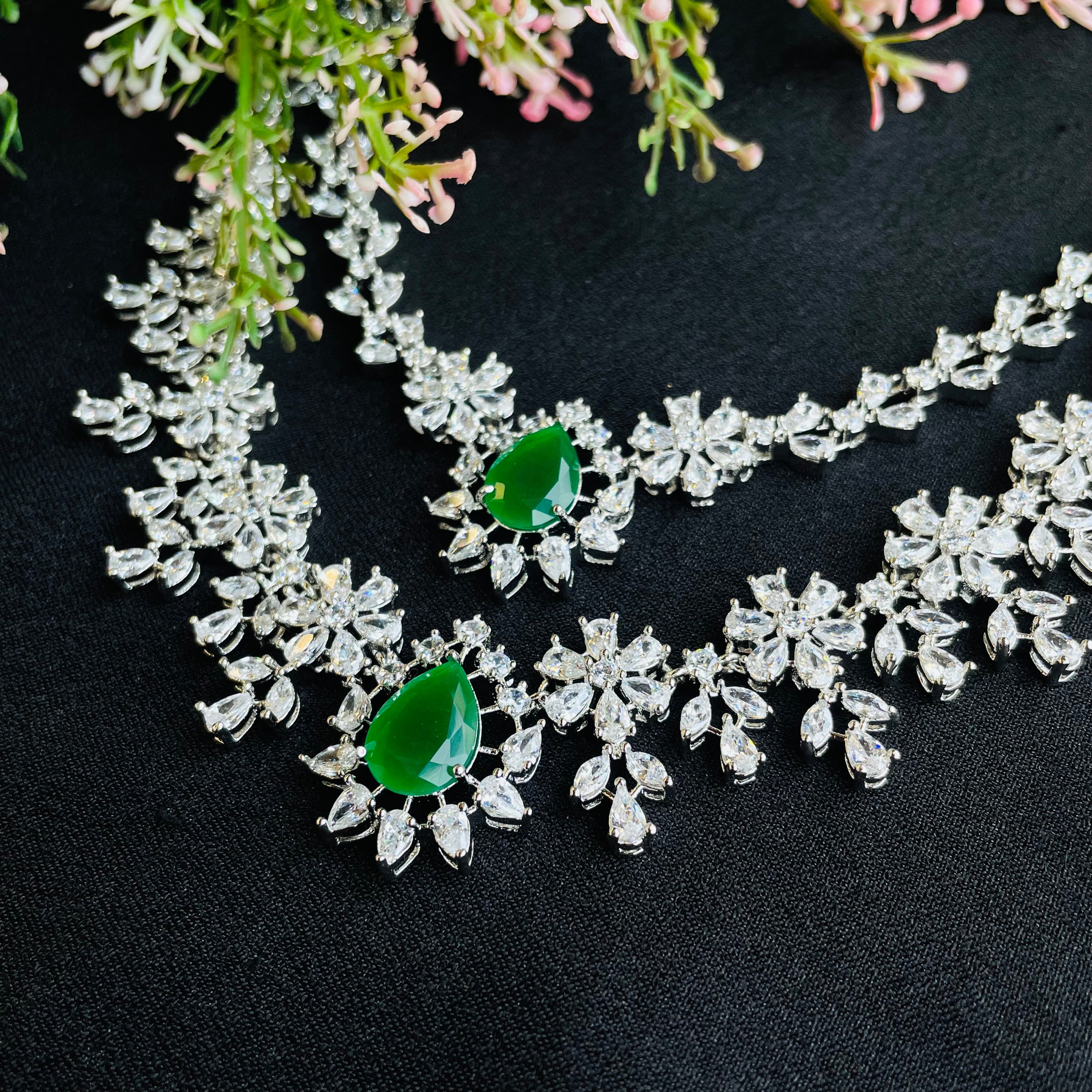 Ad Lexie Neckpiece