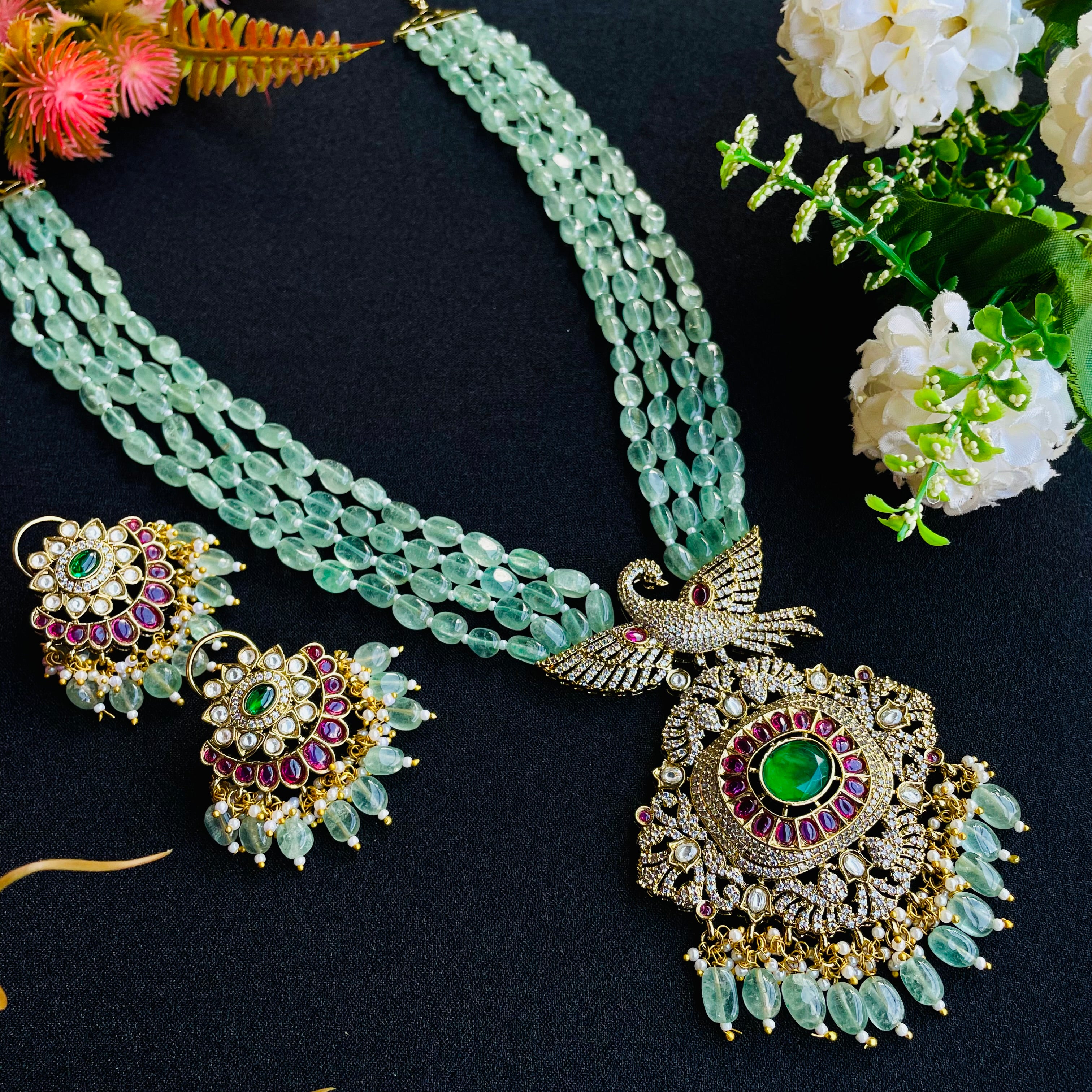 Nayaab Swaan Neckpiece