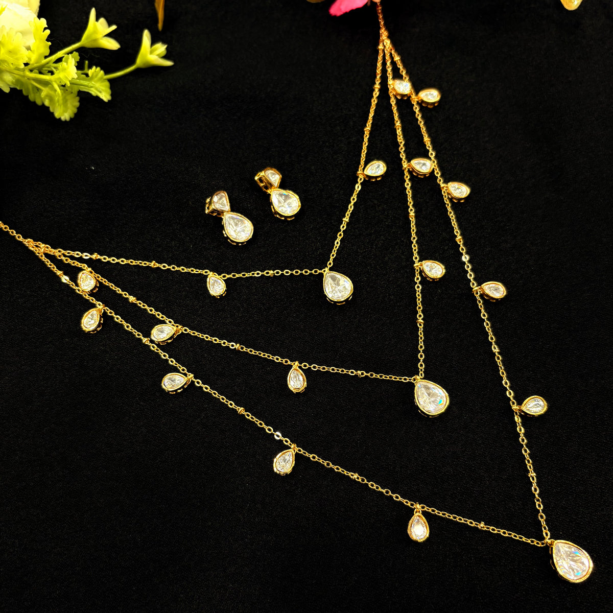 Aarika Teardrop Neckpiece
