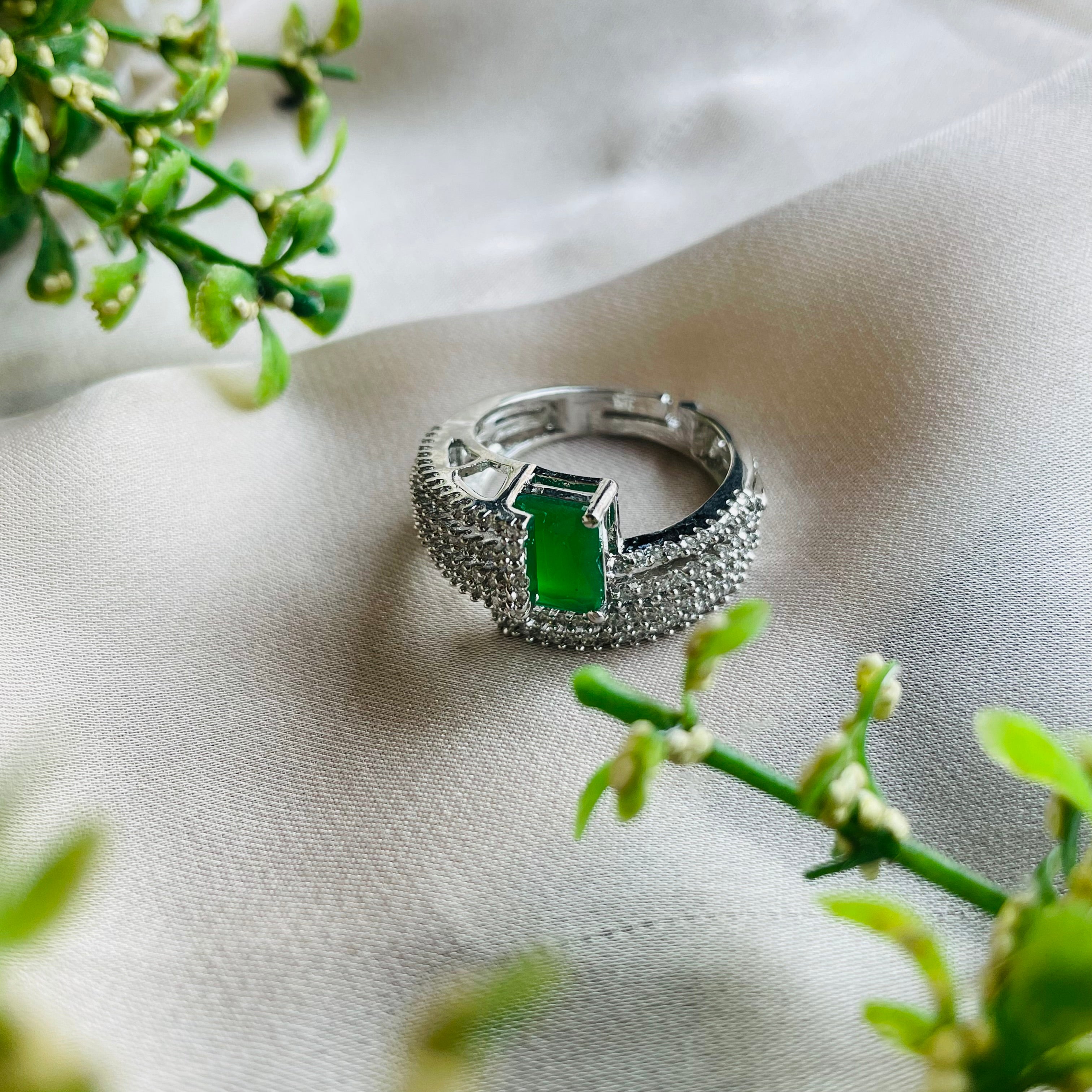 Ad Opal  ring adjustable