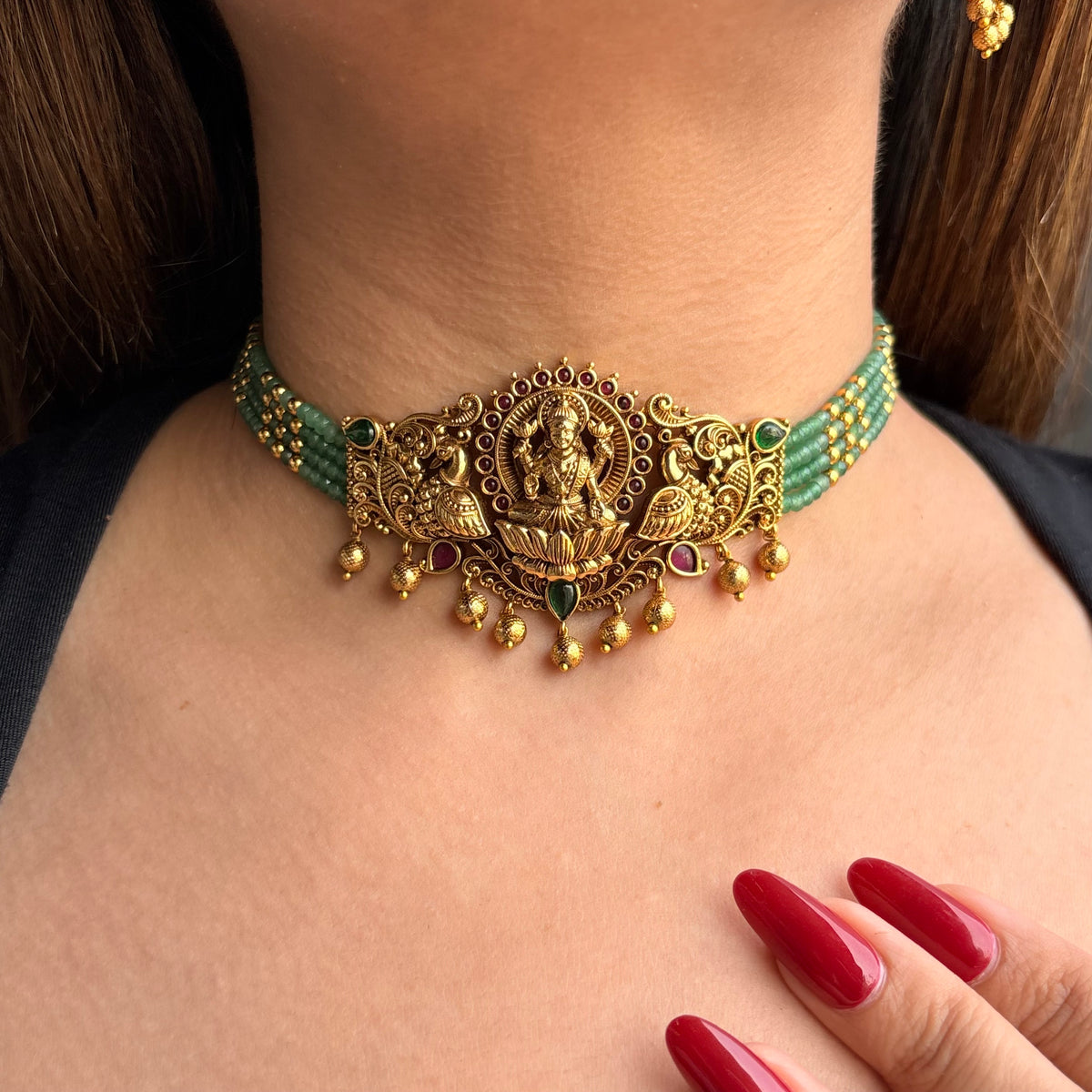 Vanya Temple Green Neckpeice