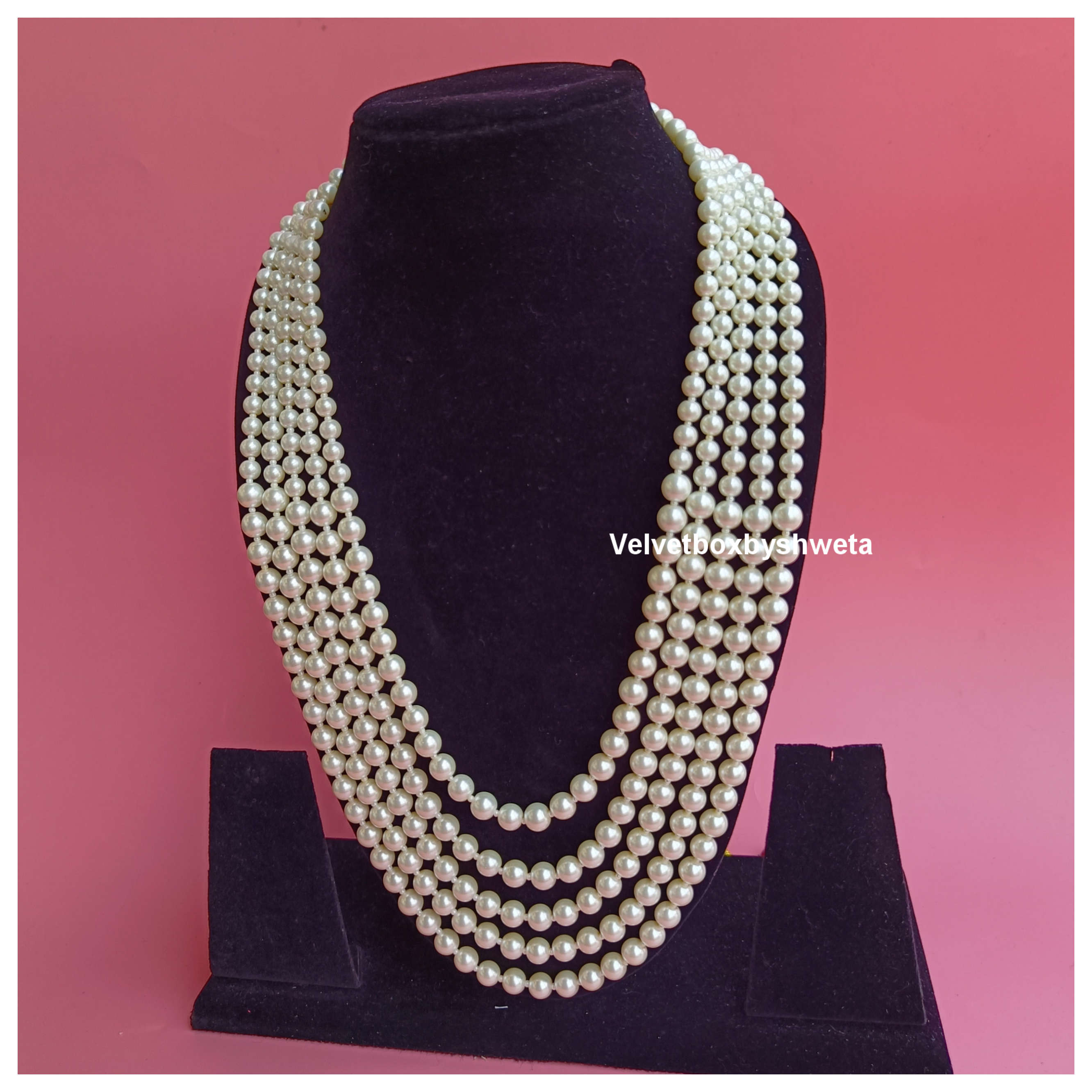 Nayaab Neeta pearl Neckpiece