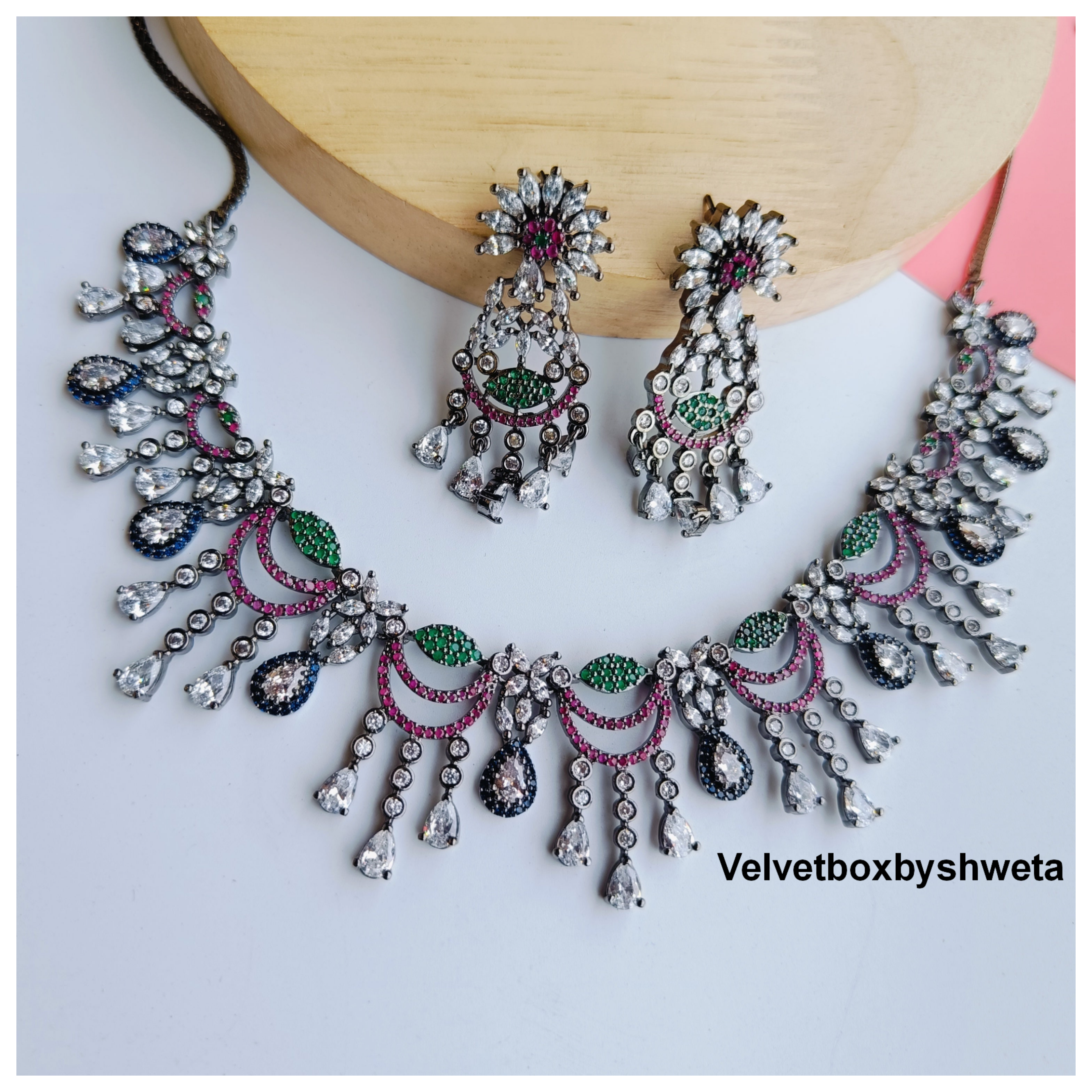 Ad Amanya Neckpiece