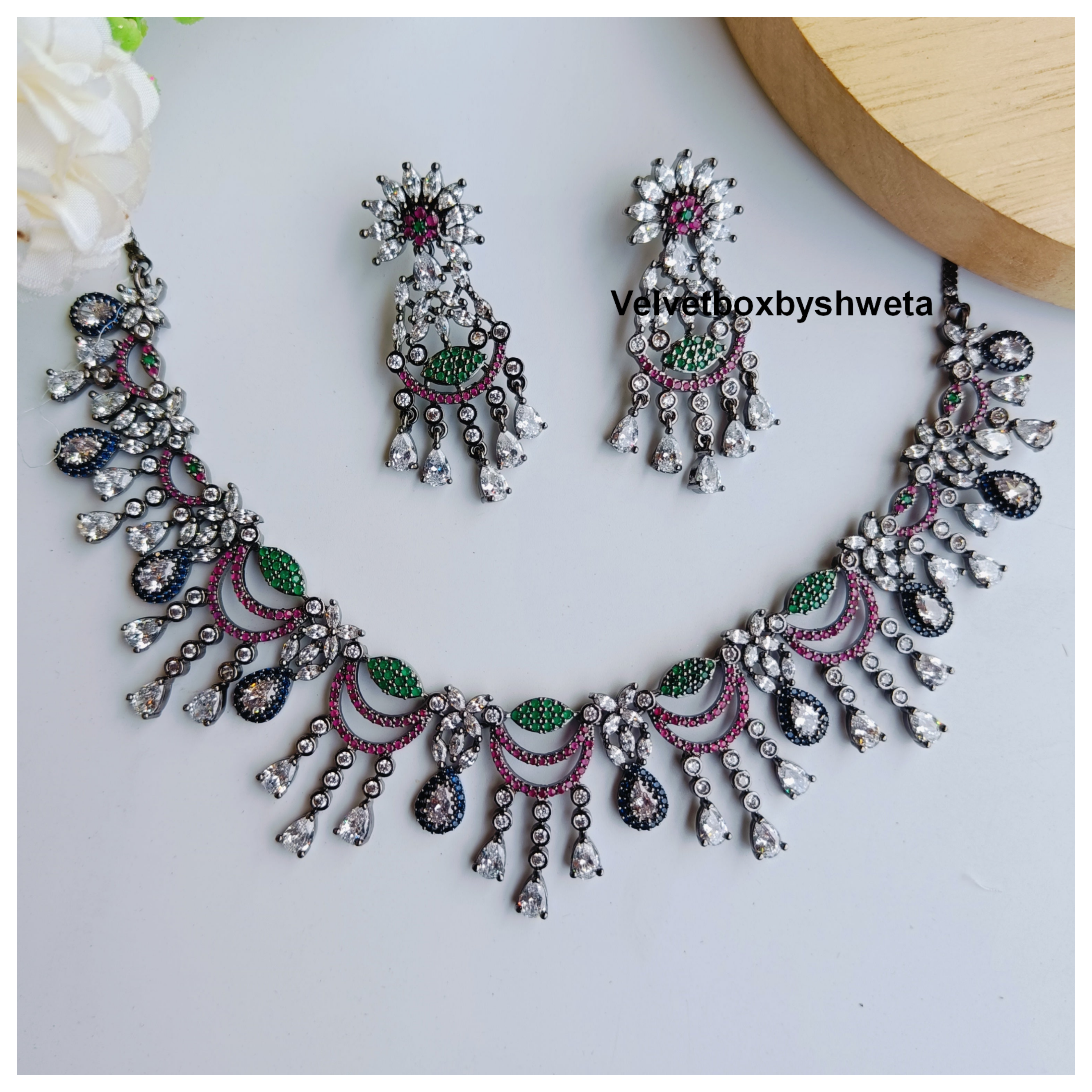 Ad Amanya Neckpiece