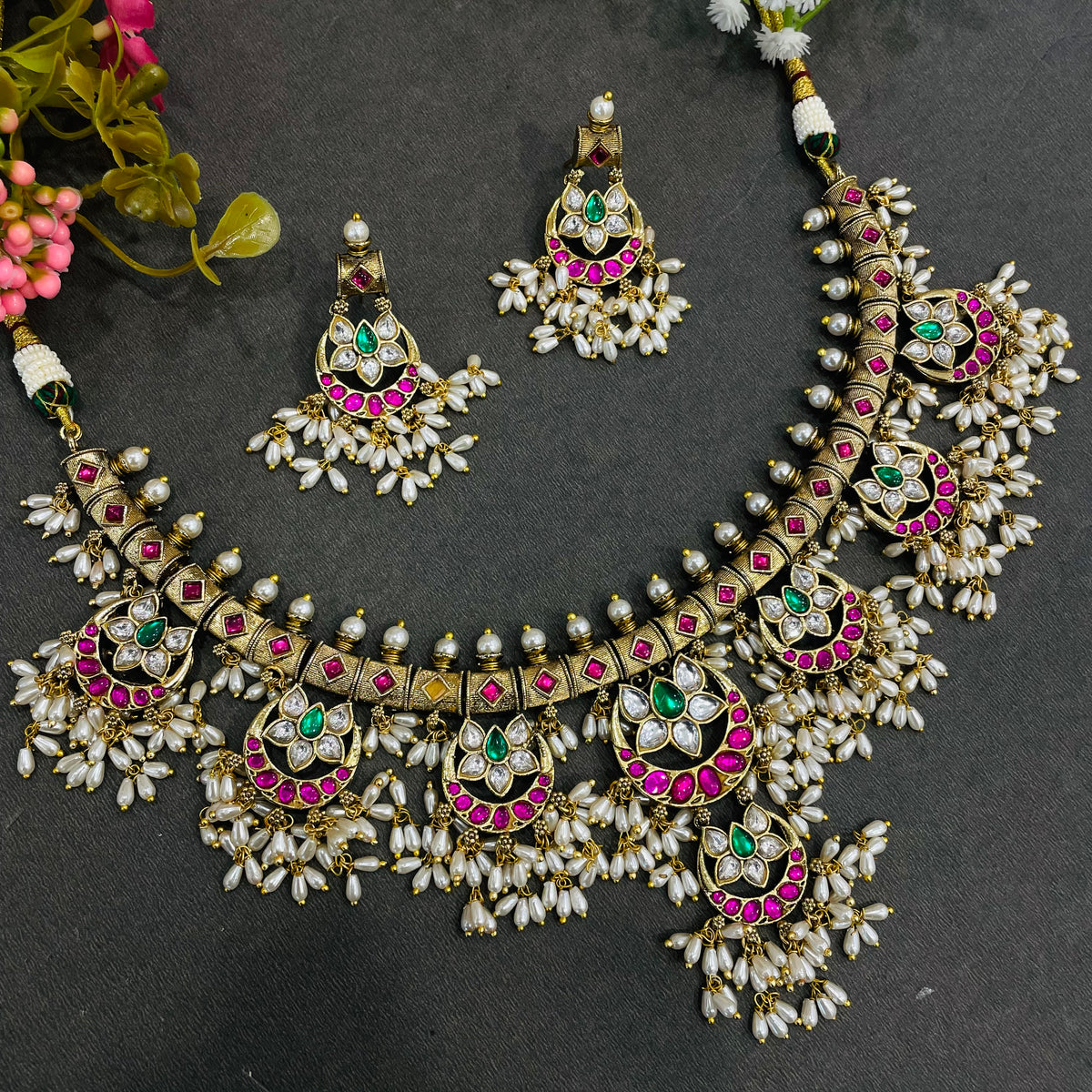 Rajvalli Neckpiece