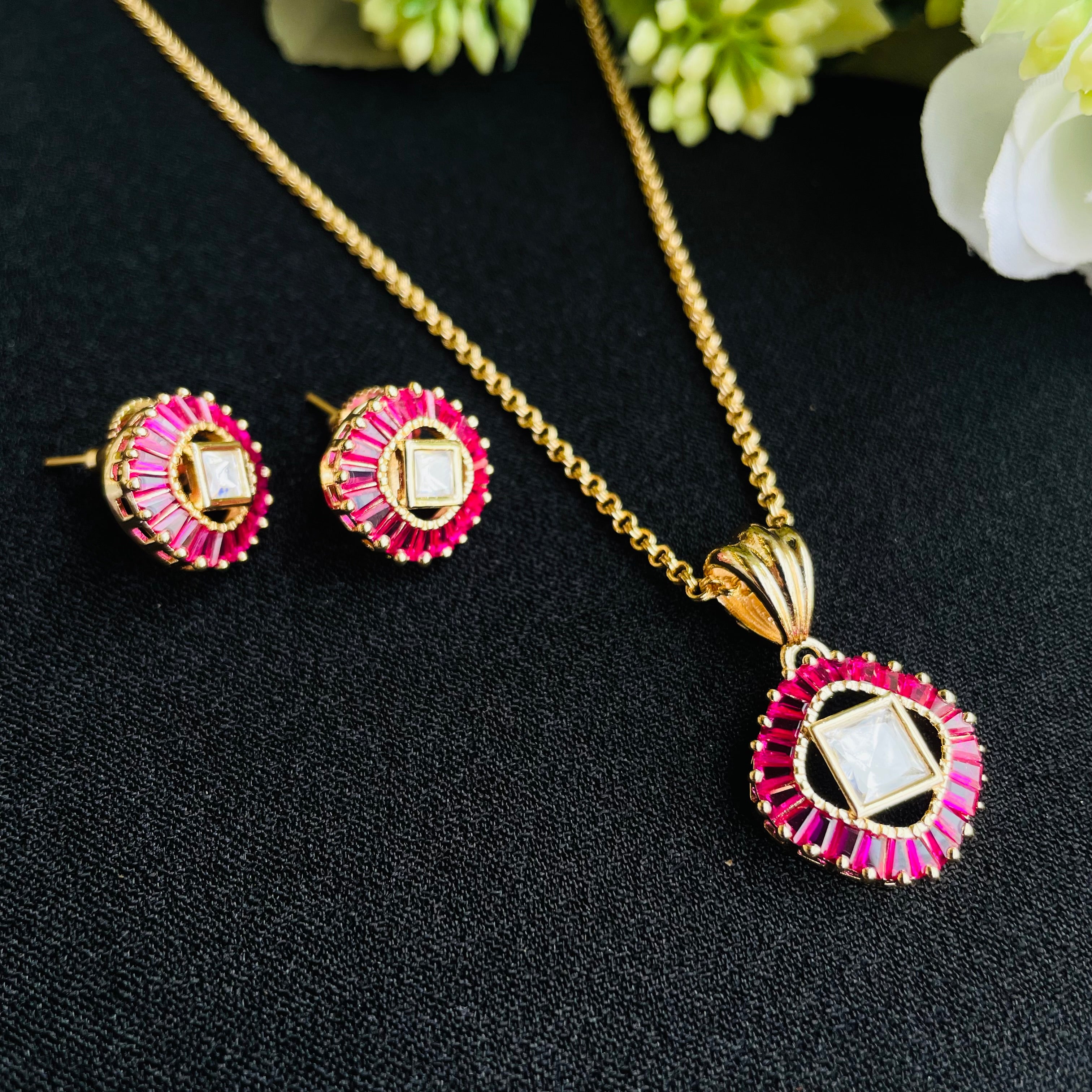 Nayaab Ani Polki Pendant set