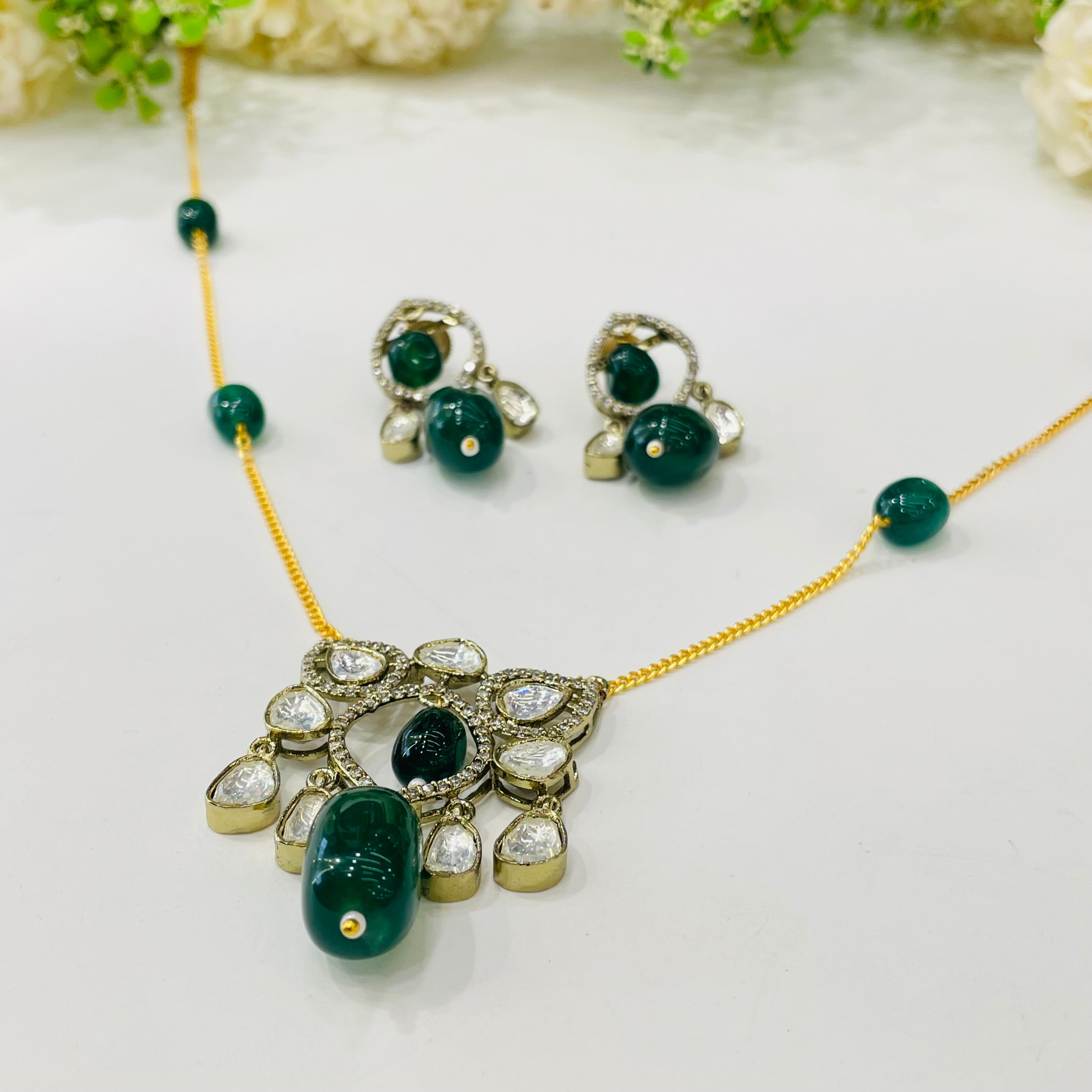 Nayaab Riya Pendant neckpiece