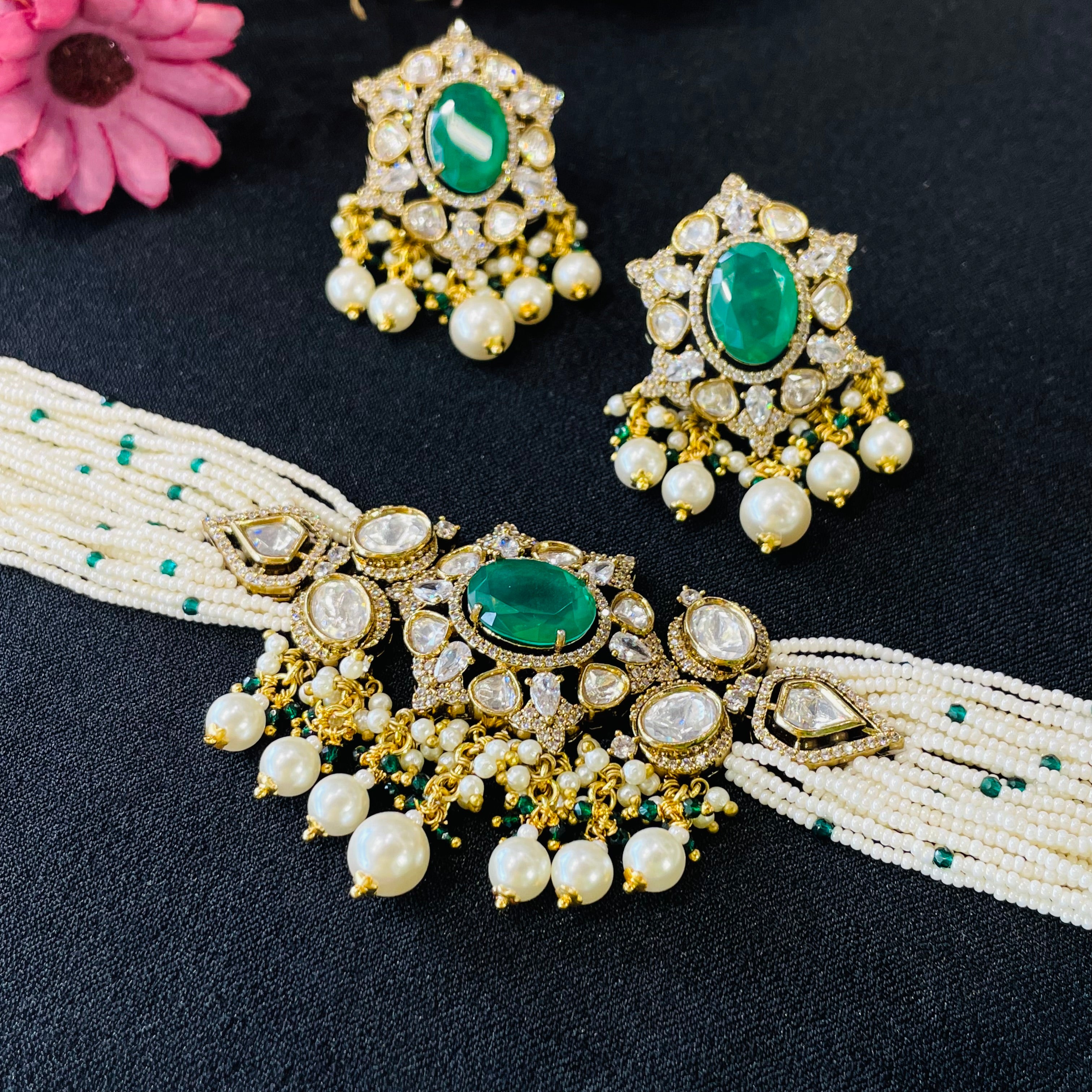 Nayaab Subi Pearl Choker