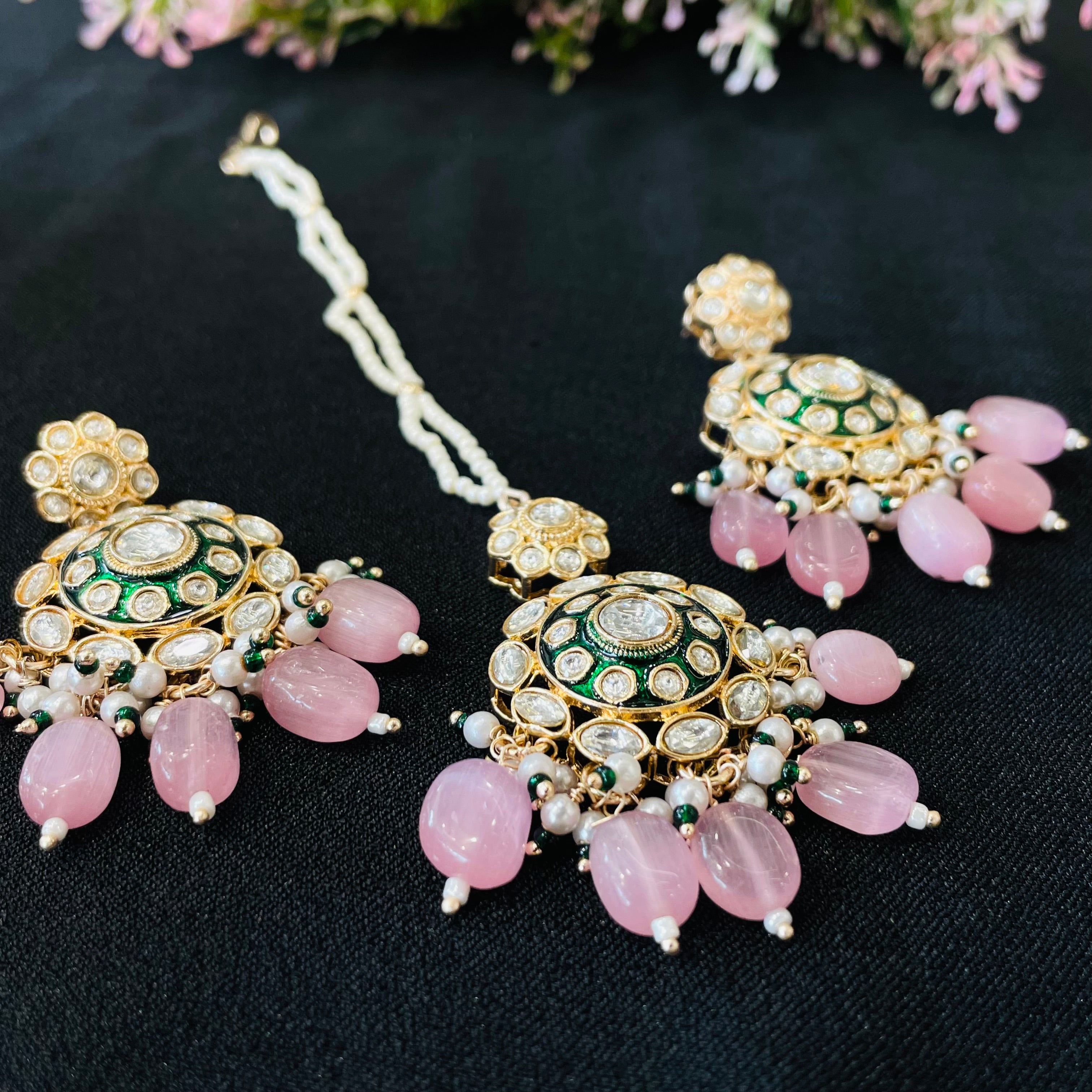 Nayaab Mayera Tikka With Earrings