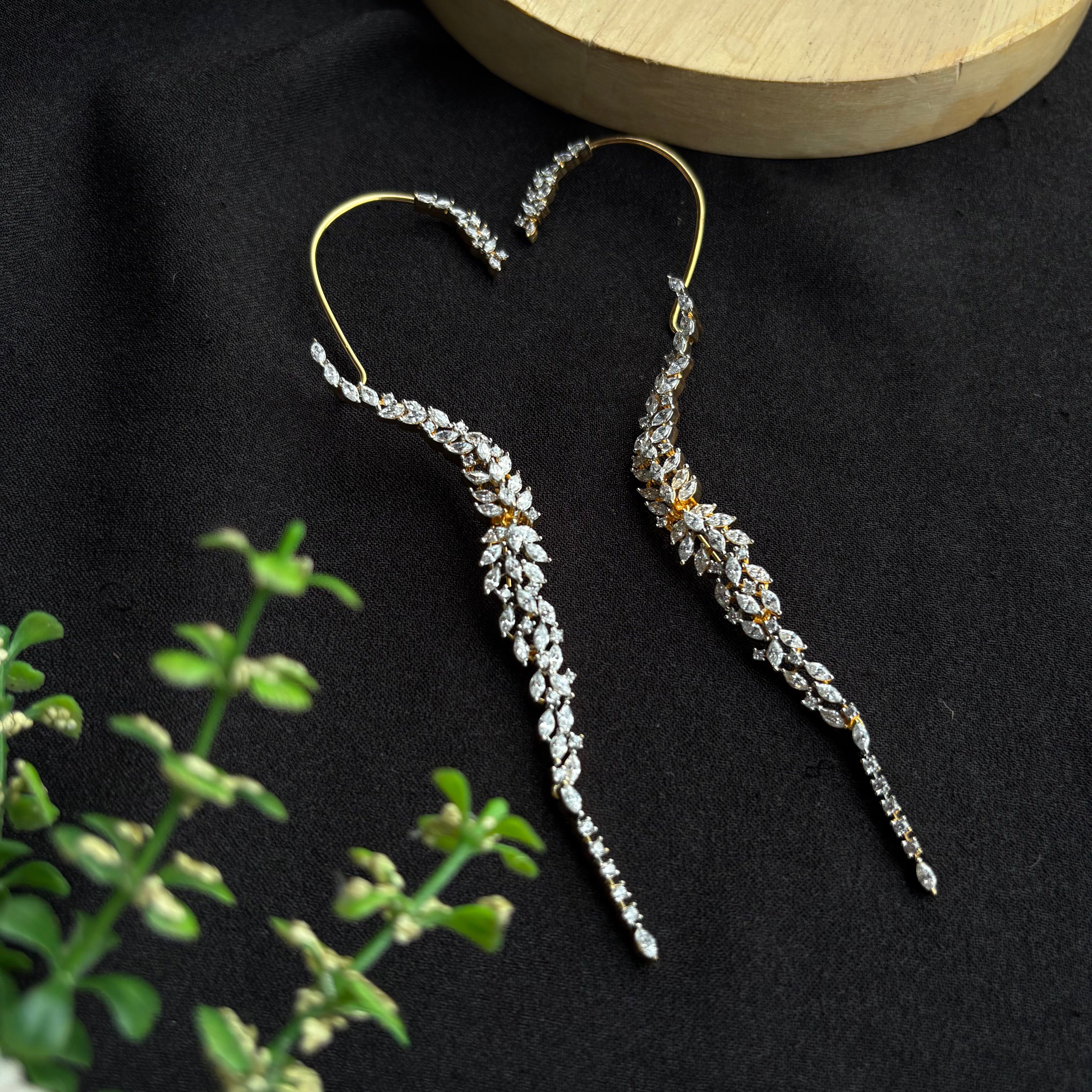 Ad Kiara Ear Cuff