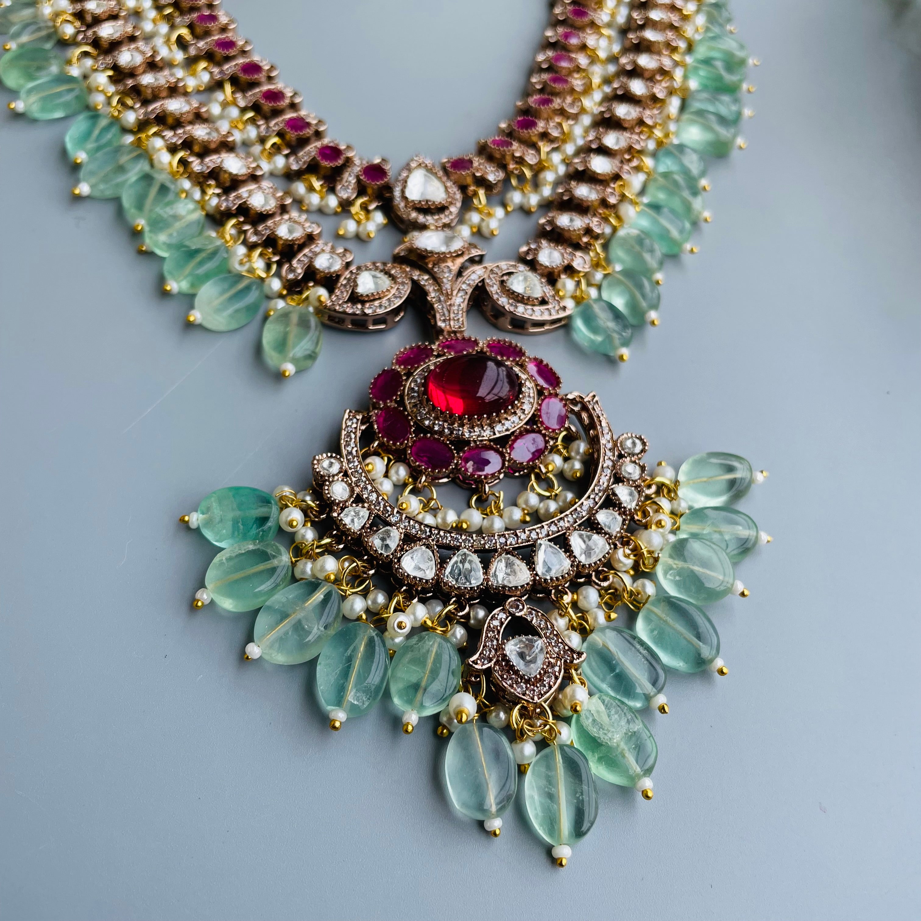 Nayaab Ranisa Neckpiece