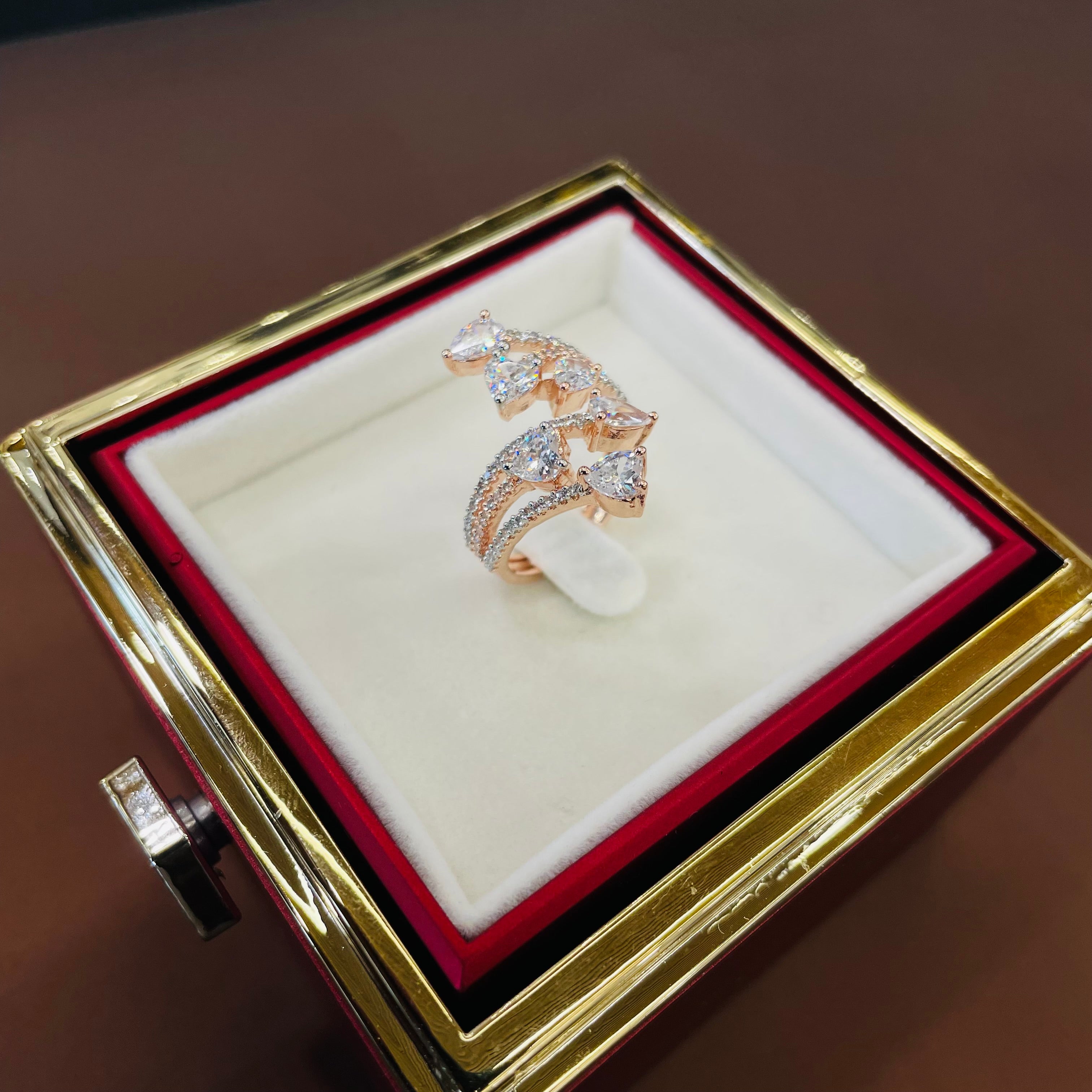 Ad Evora Ring