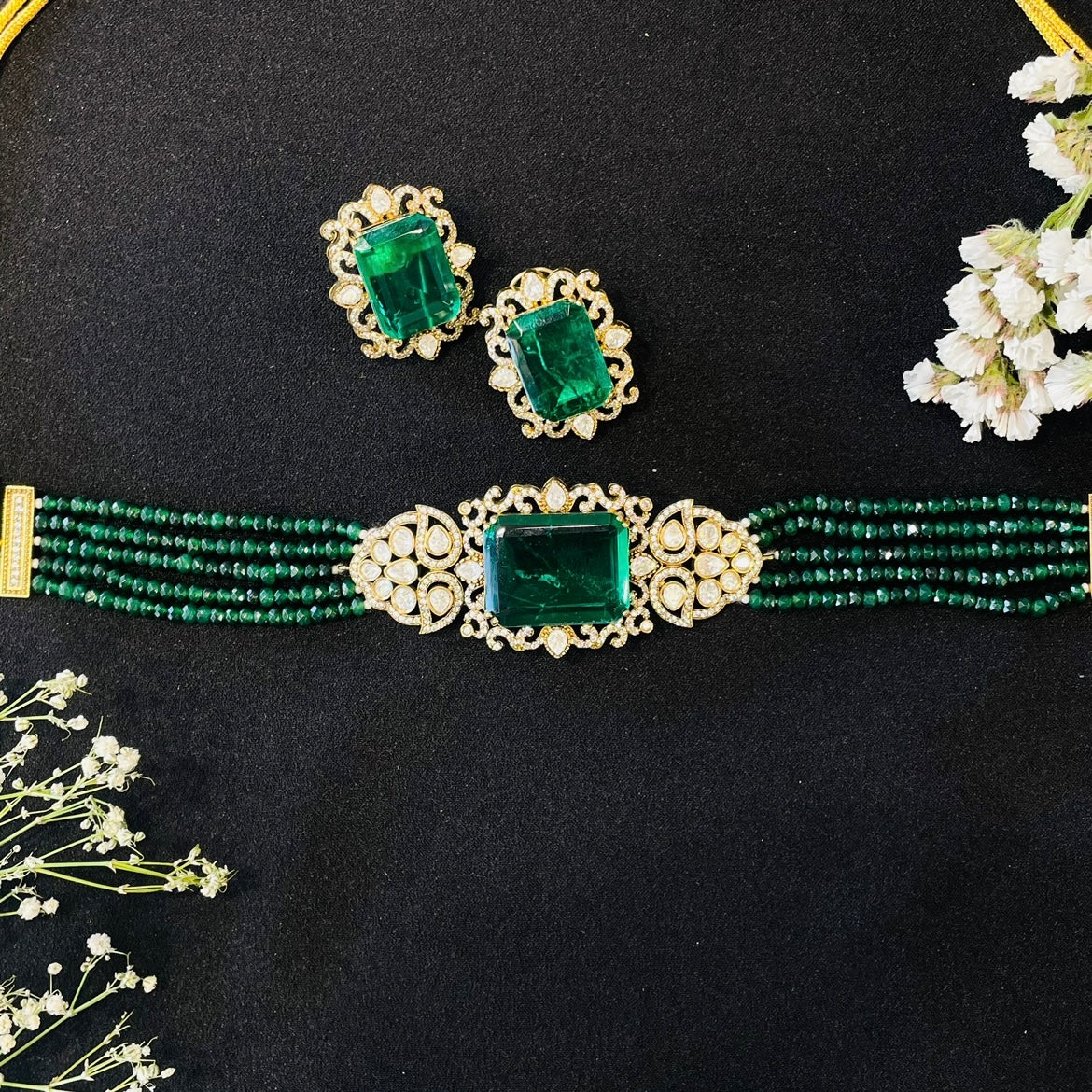 Nayaab Ruhani Choker