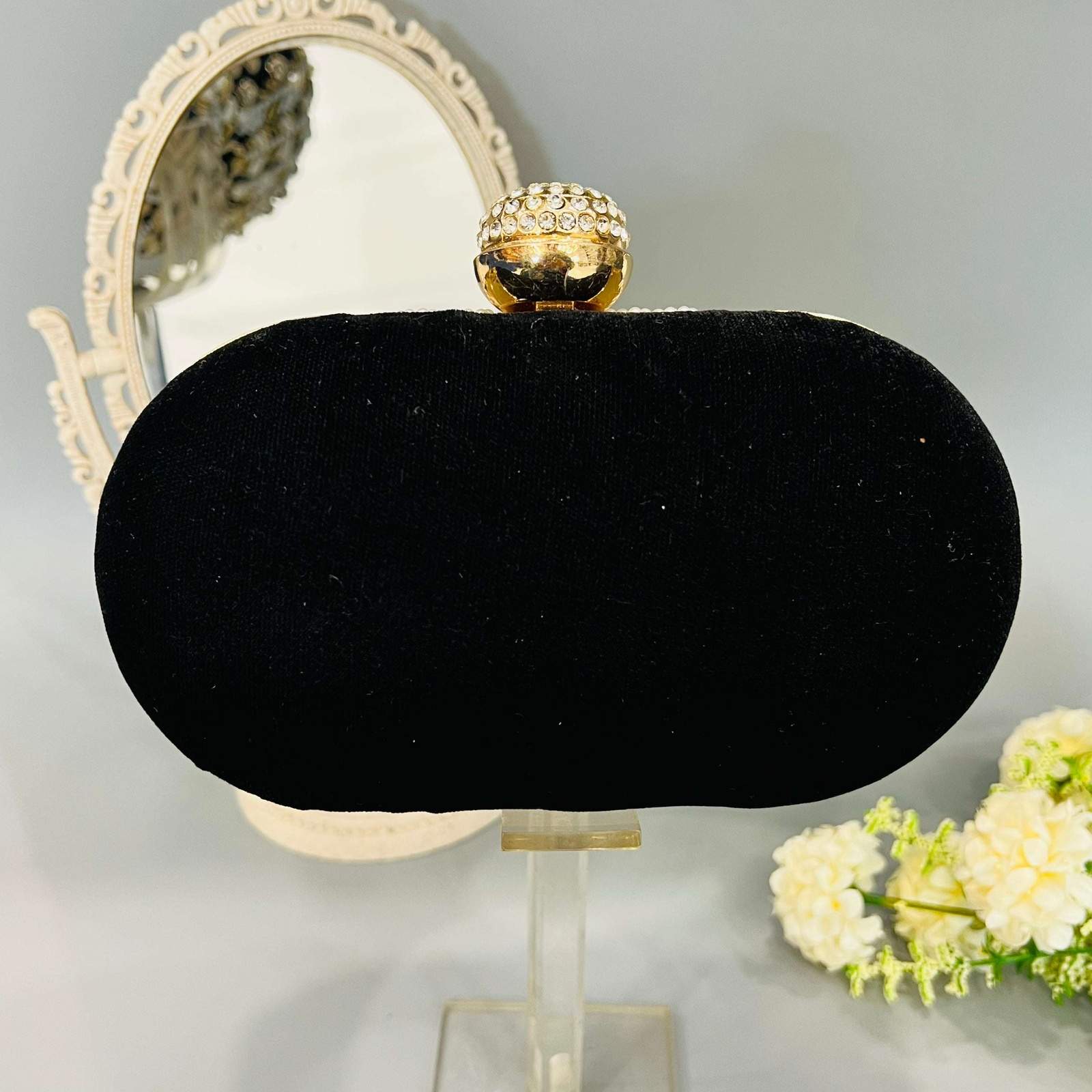 Vs velvet Embroidery Clutch Black