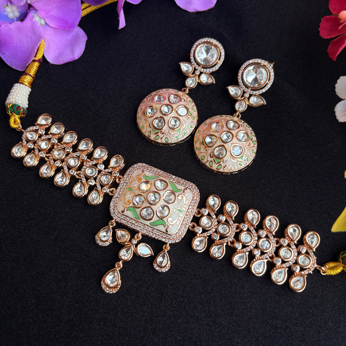Mishri Choker