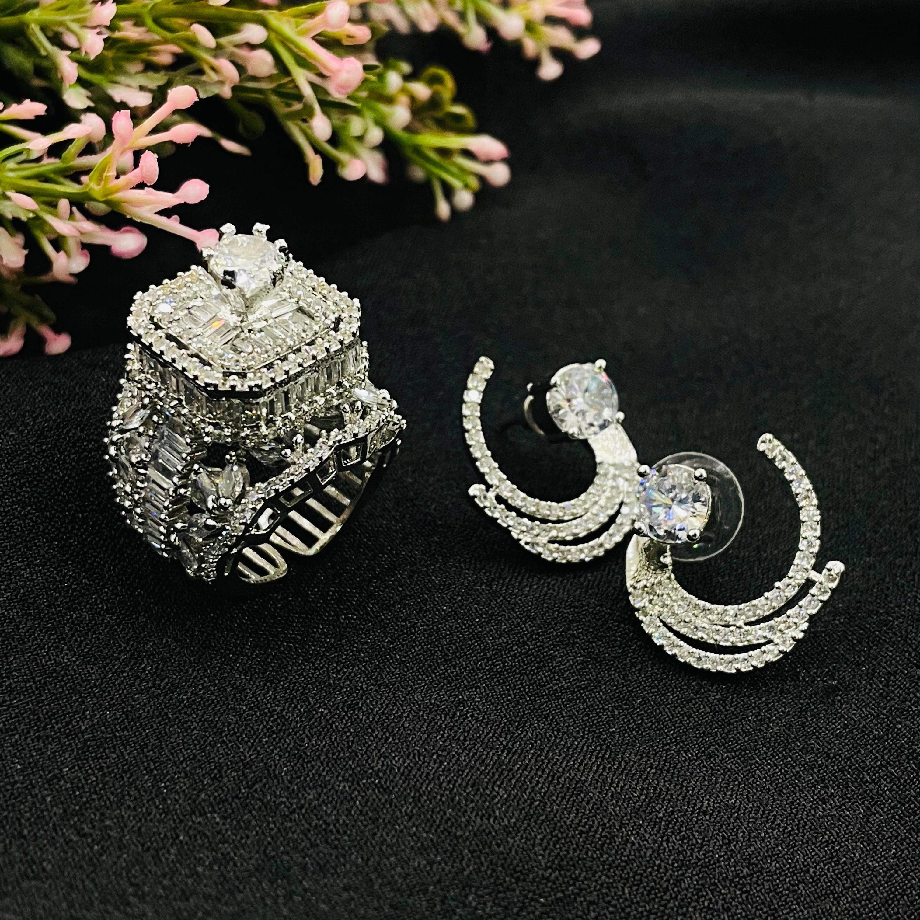 Maharani Ring With Free Earrings