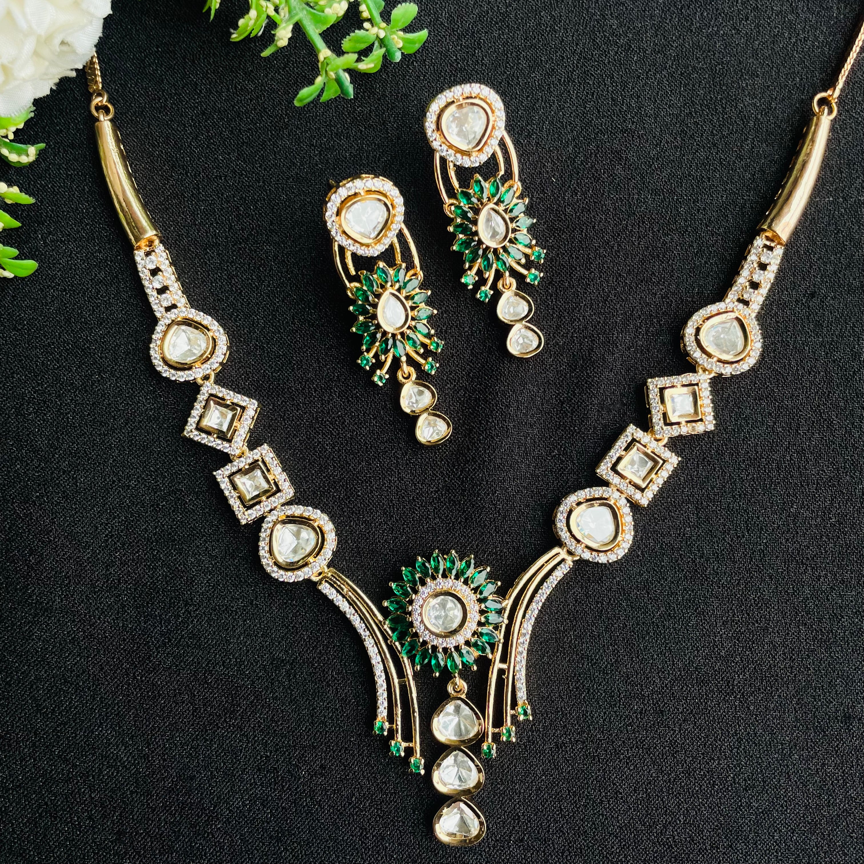 Nayaab Raviya Neckpiece