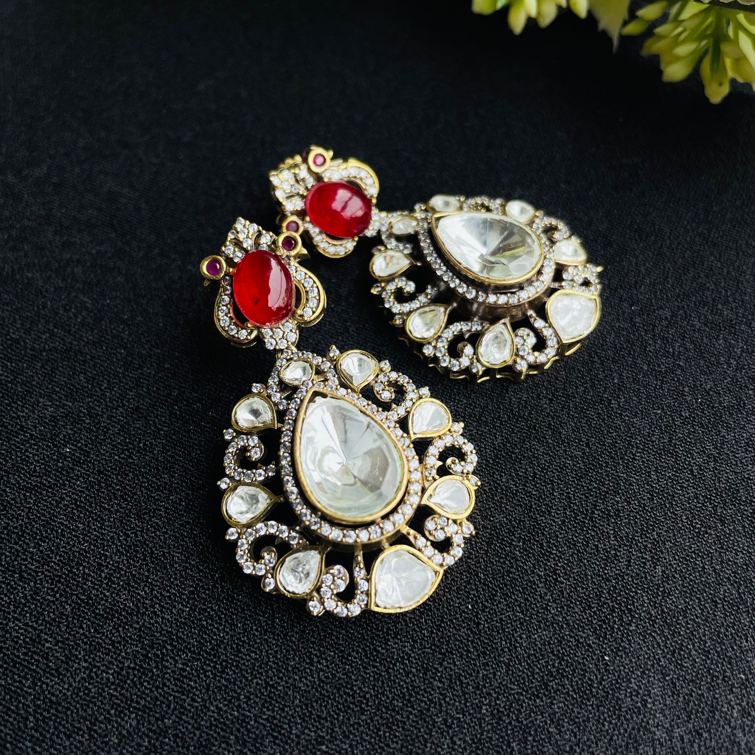 Nayaab Eesha Neckpiece