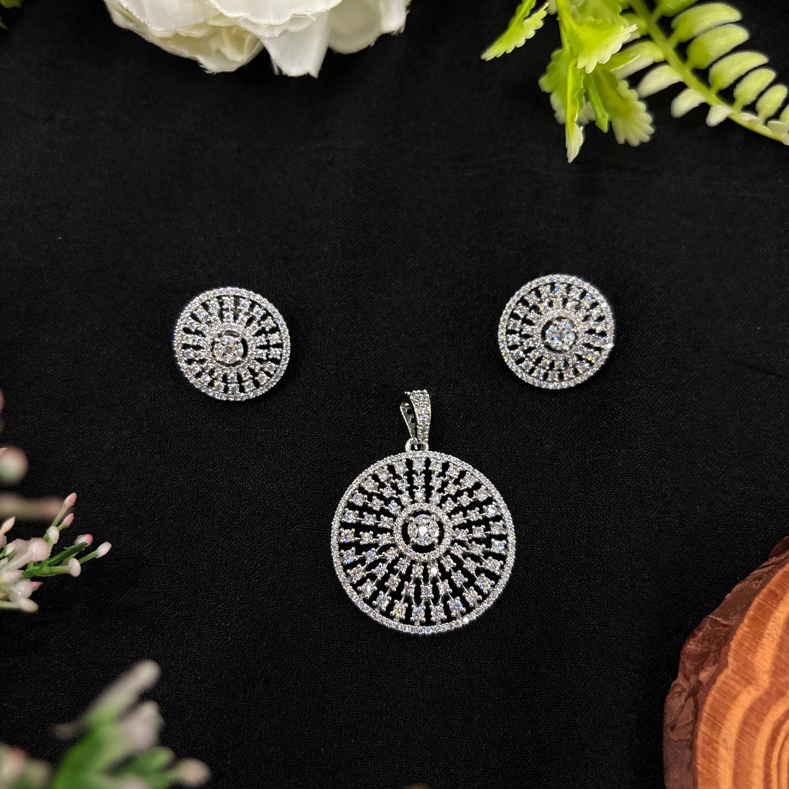 Solara Pendant Set