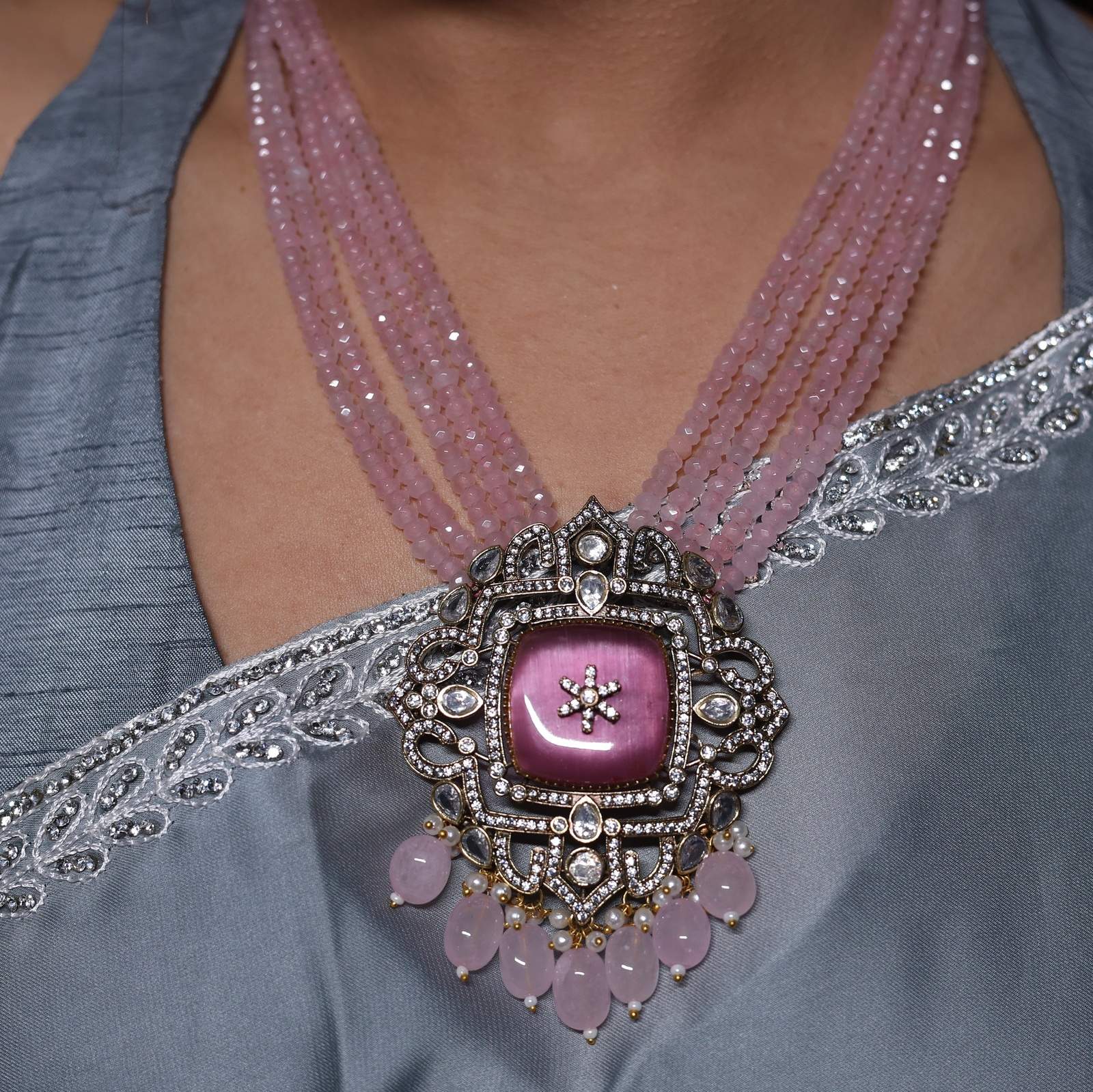 Nayaab Anamika Neckpiece