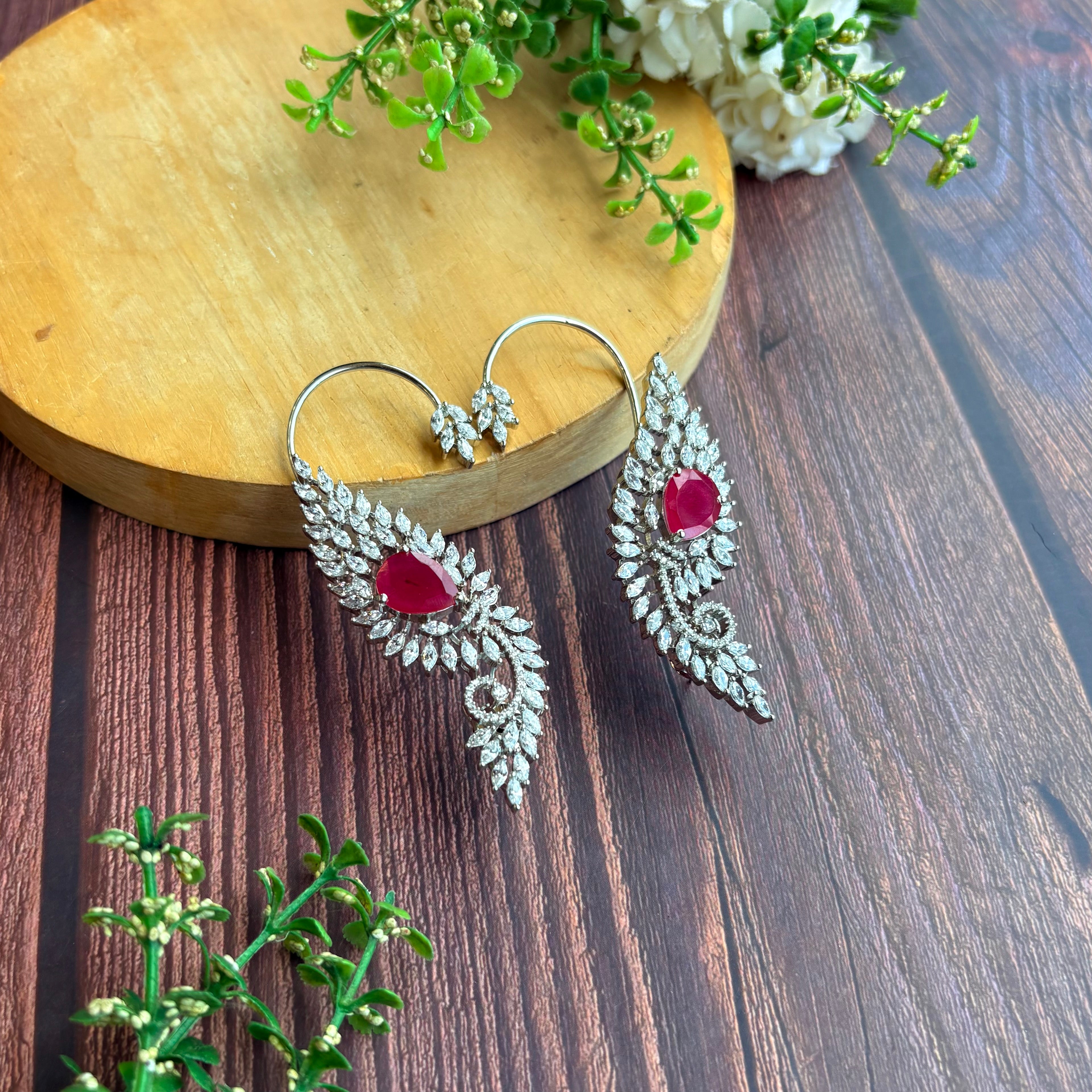 Ad Elara Ear Cuff