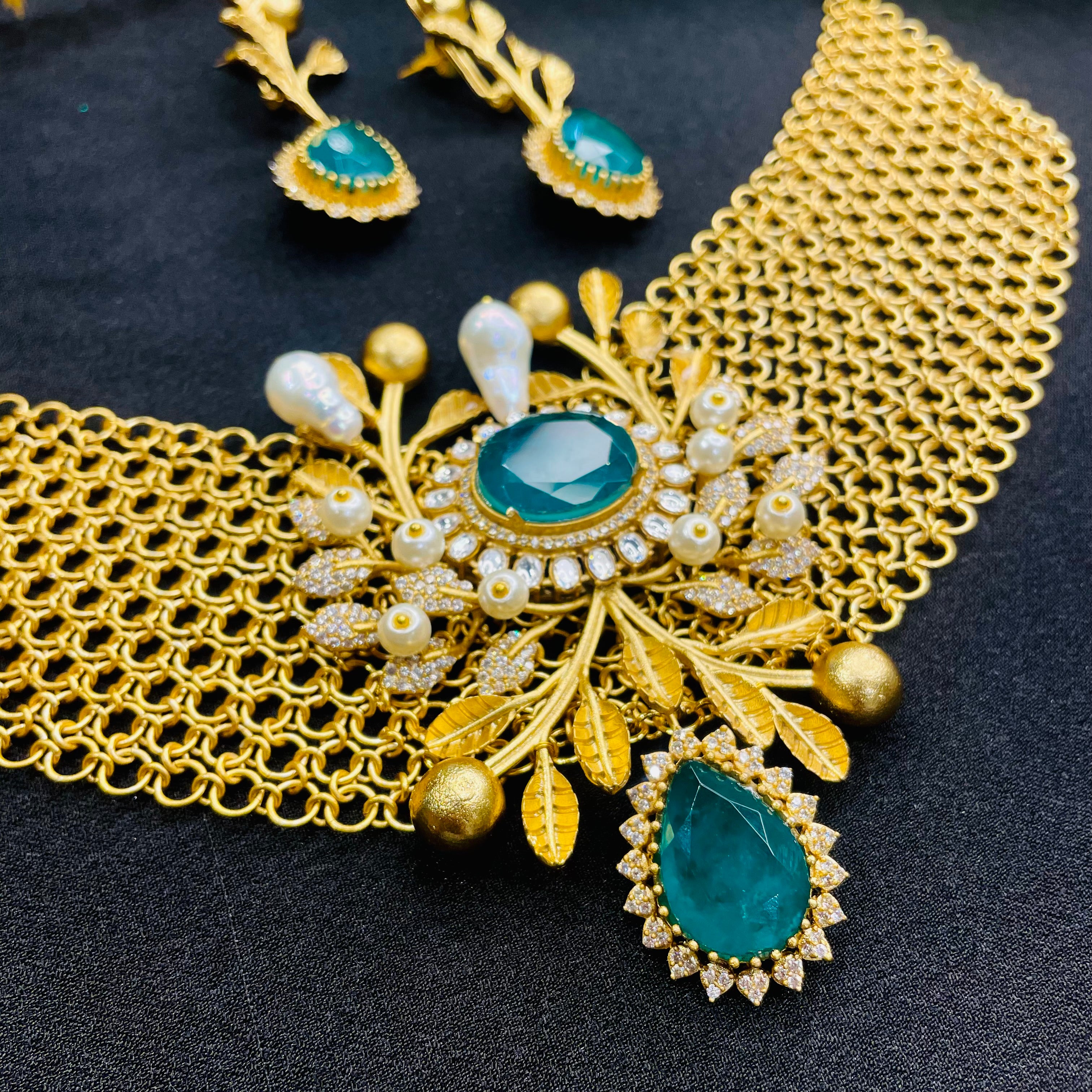 Nayaab Amama Neckpiece