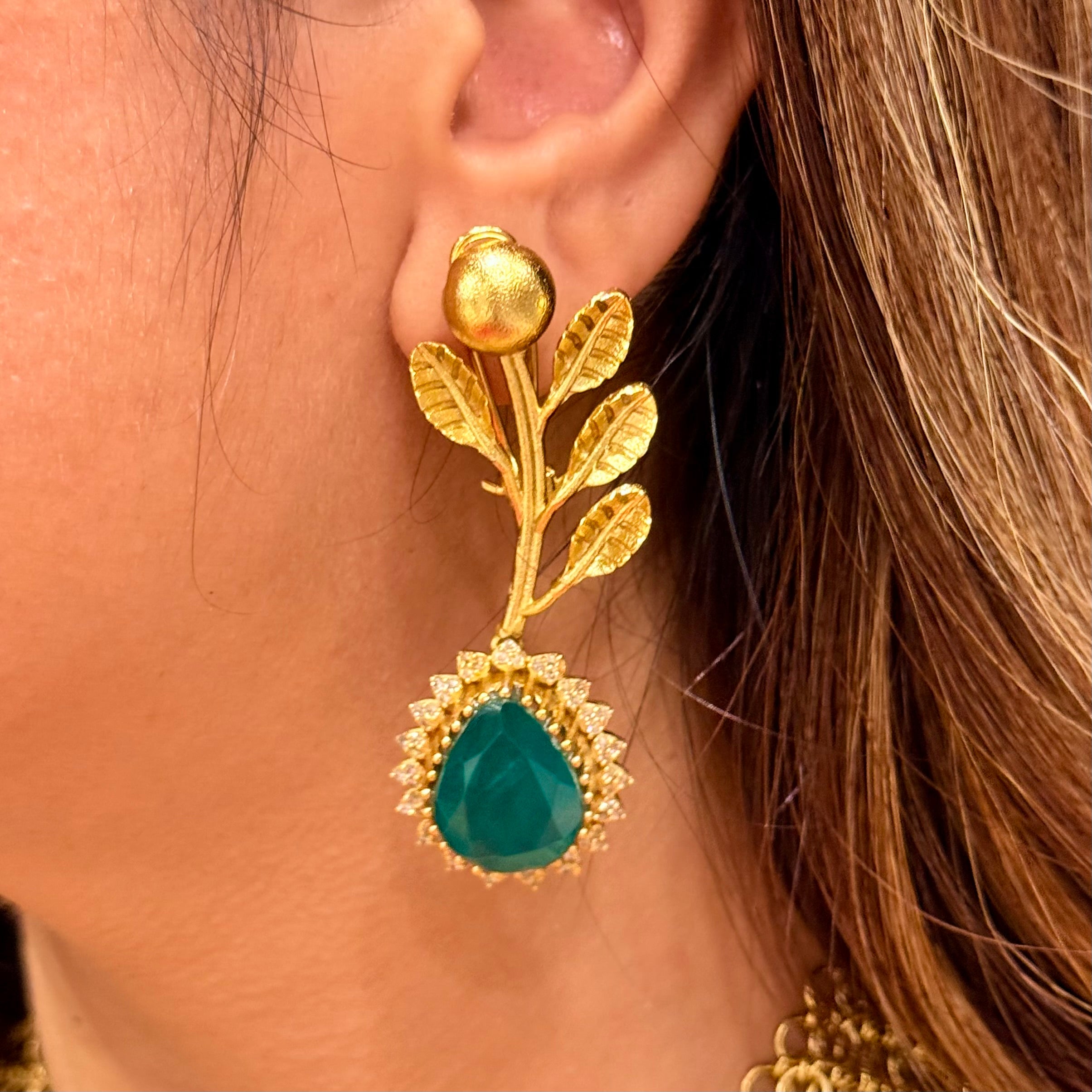 Nayaab Amama Neckpiece