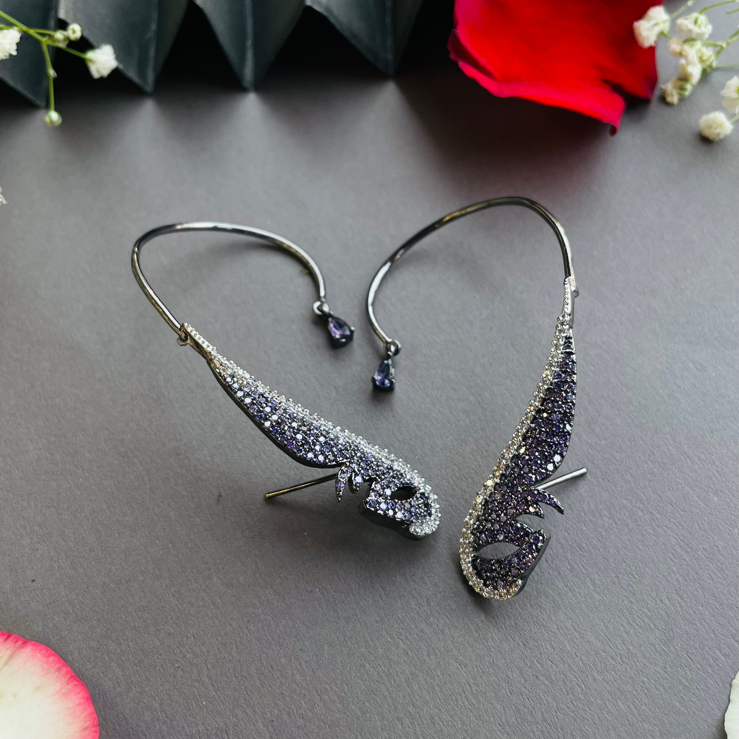 Ad Kritika earcuff