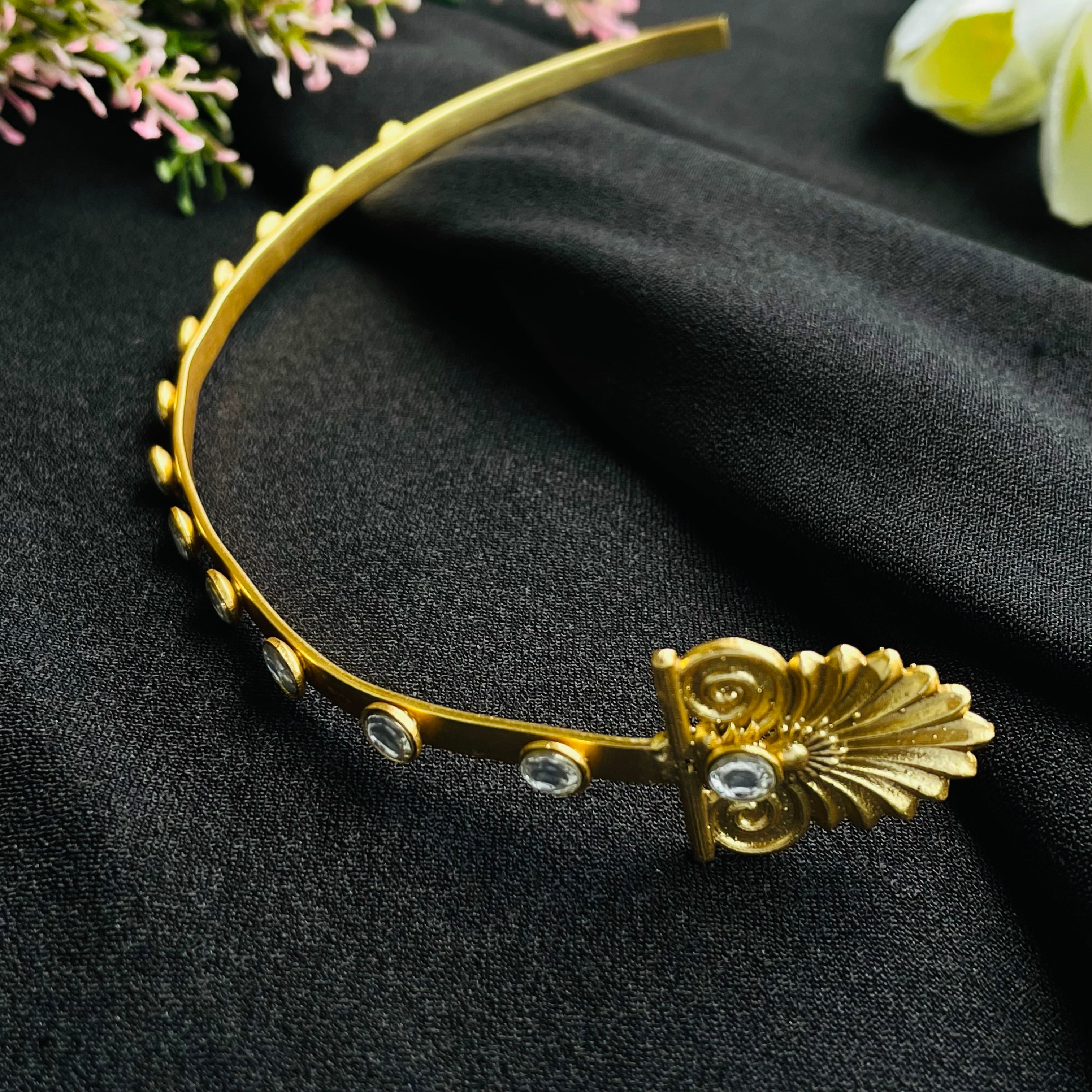 Nayaab Metal Polki Mang Tikka 01