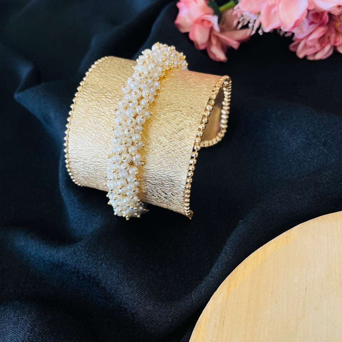 Aarini Pearl Bracelet
