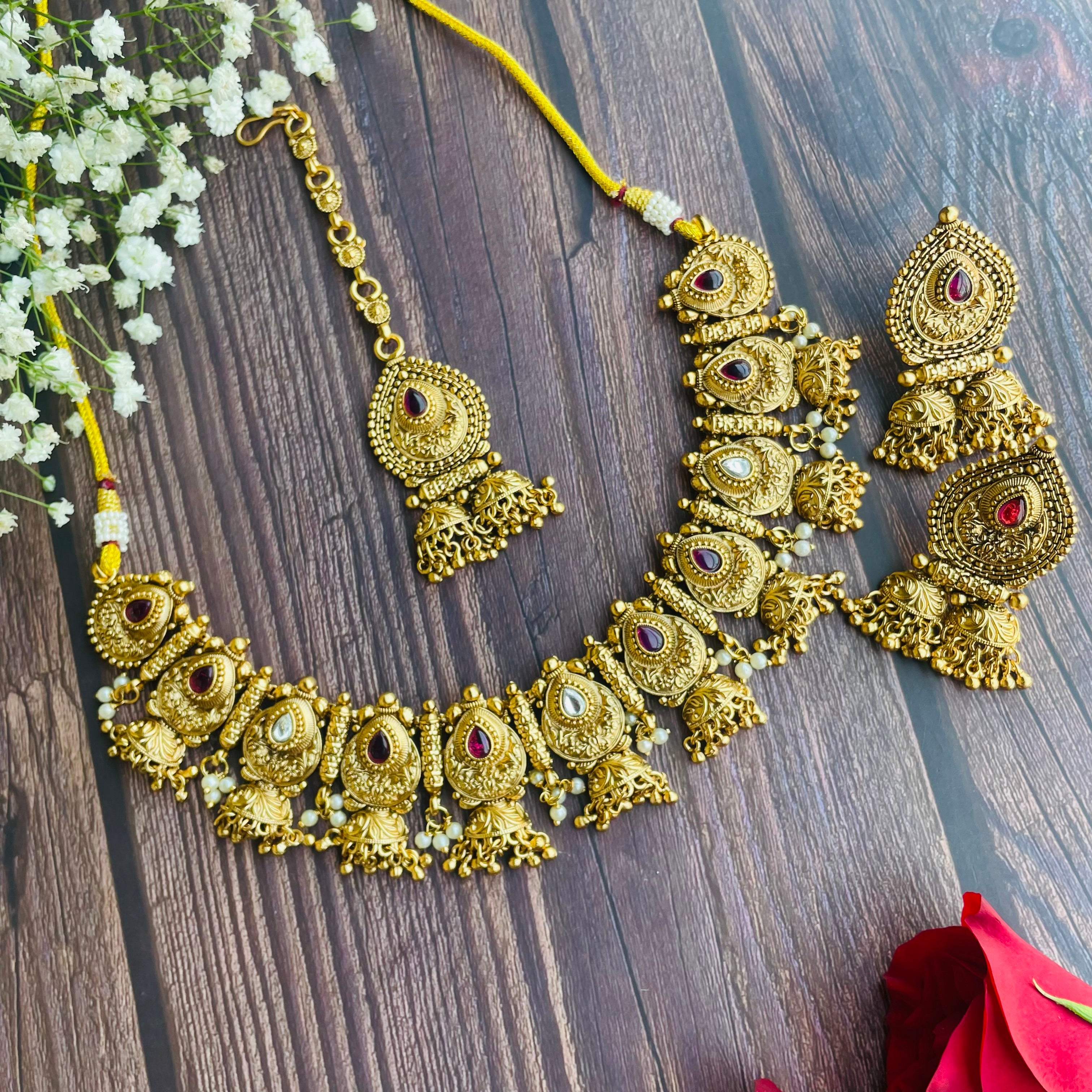 Nayaab Shraddha Neckpiece