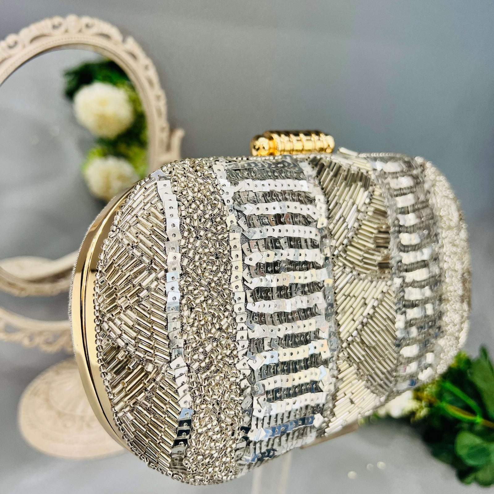 Vs Antique Clutch Silver