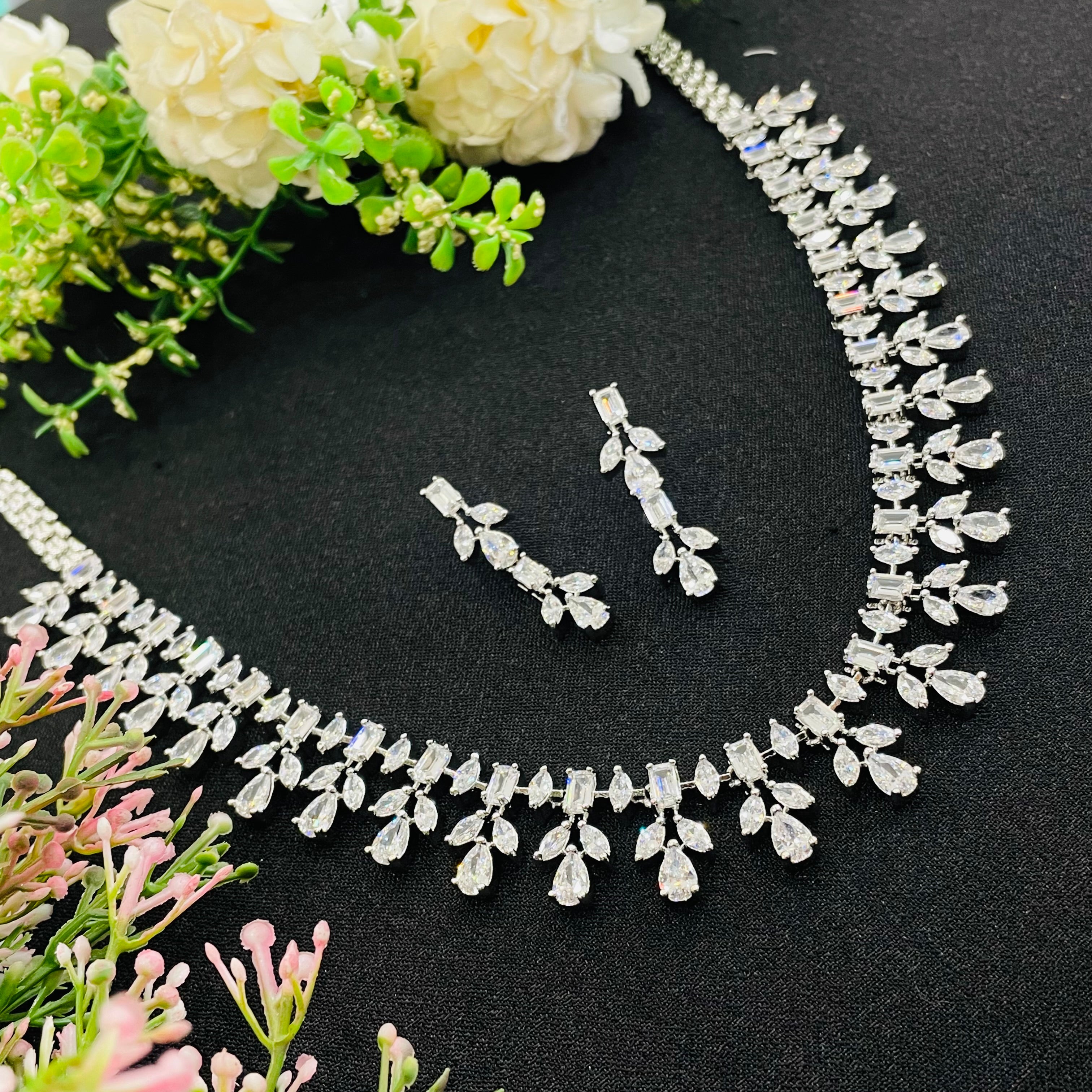 Ad Olivia Neckpiece