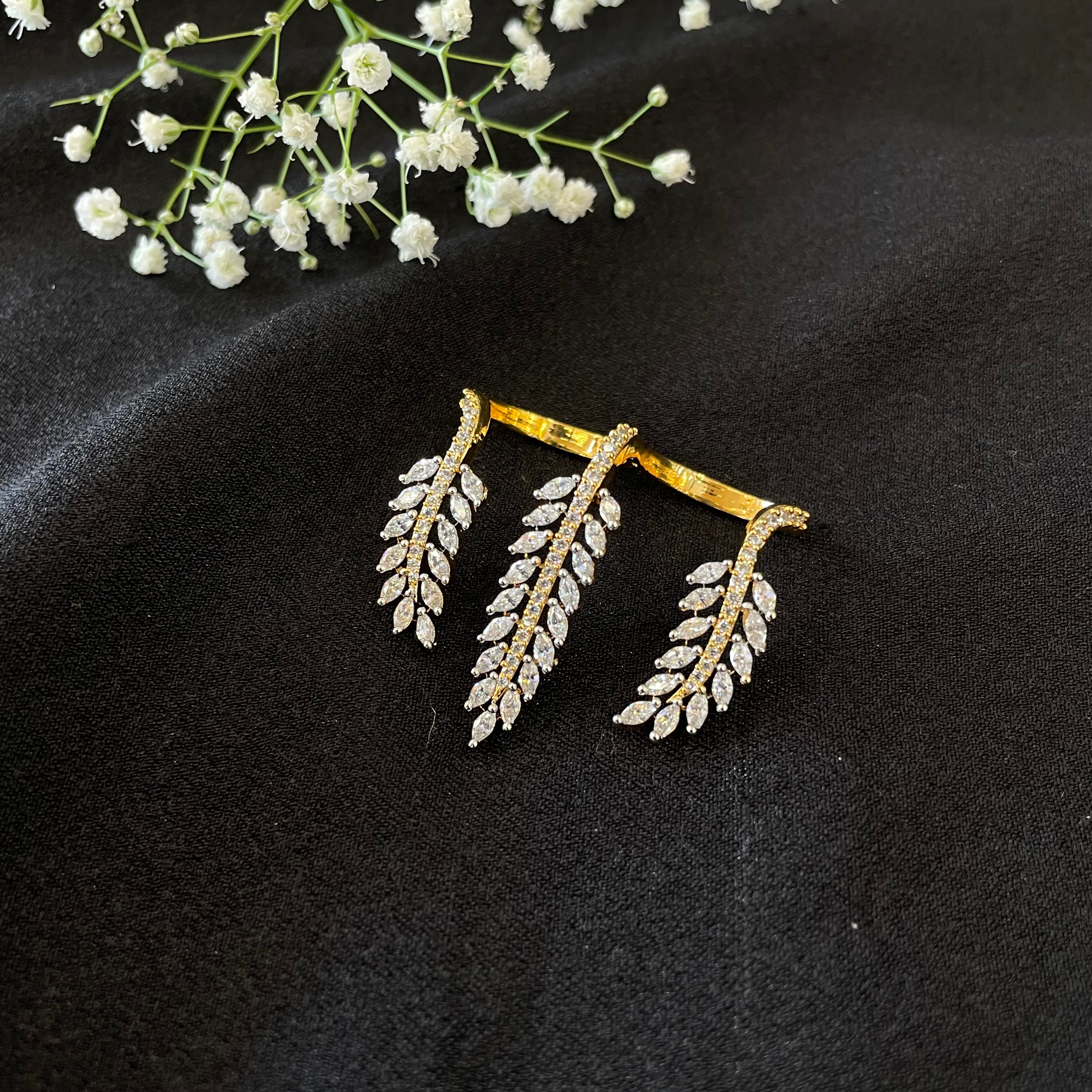 Ad Elara Hand Cuff with ring