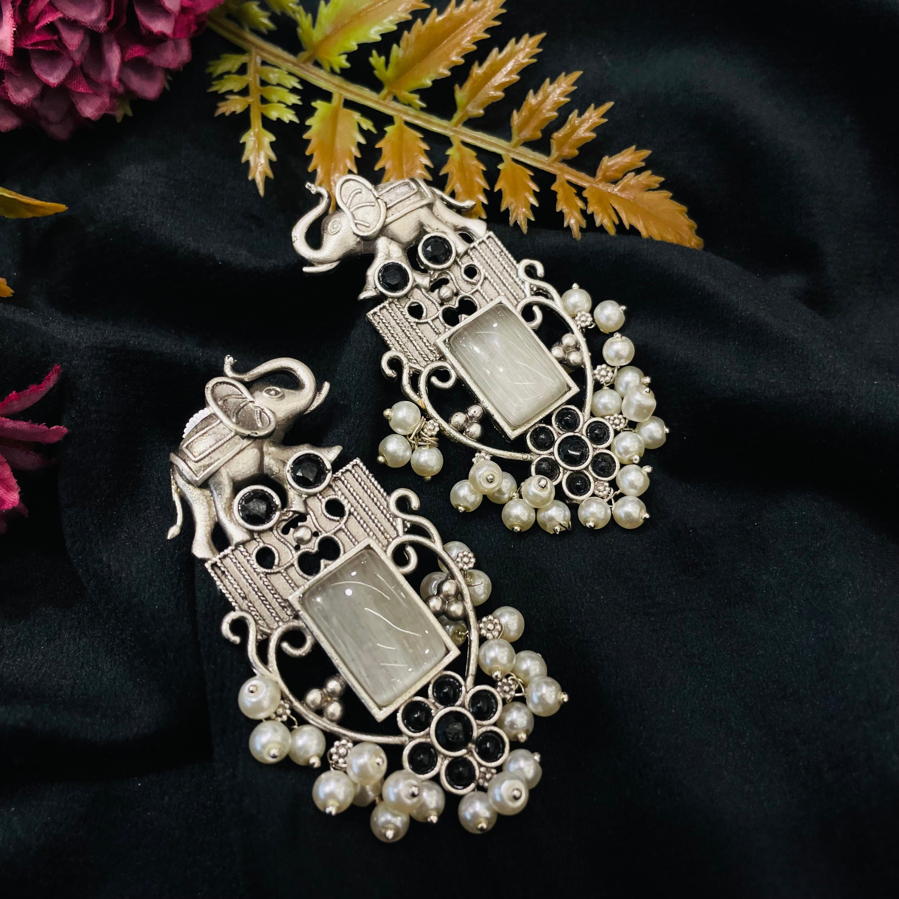 Inaya Romi Earrings