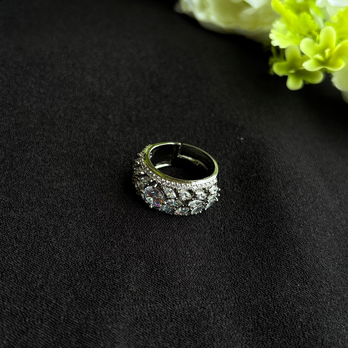 Iravya Ring