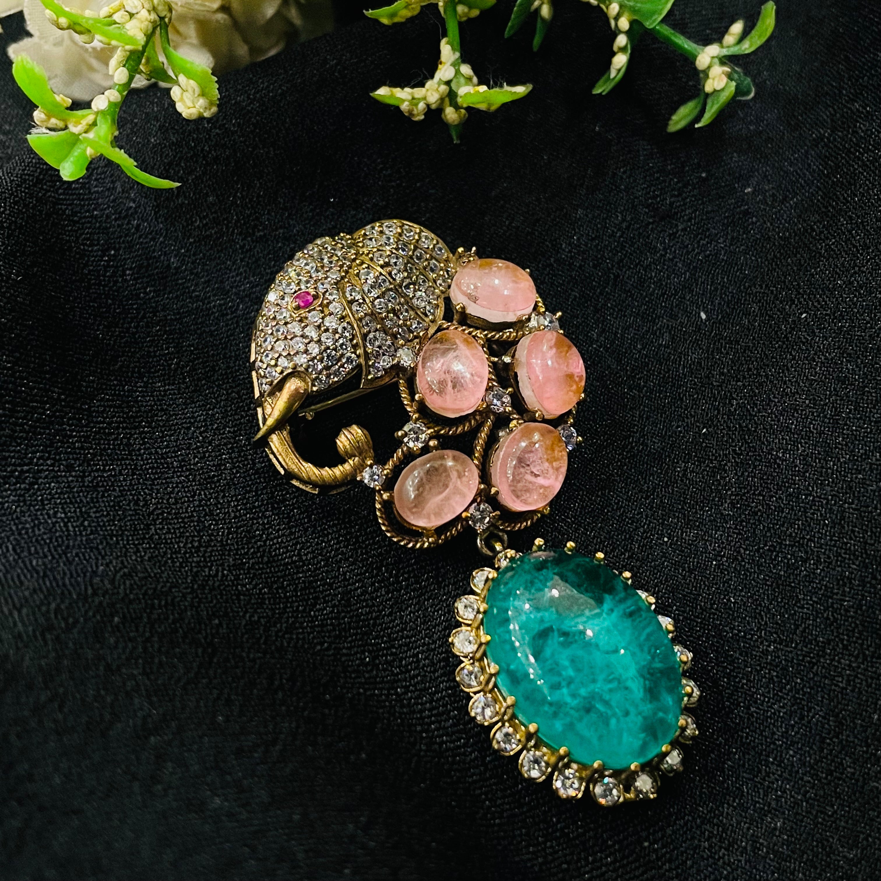 Nayaab aarvi brooch