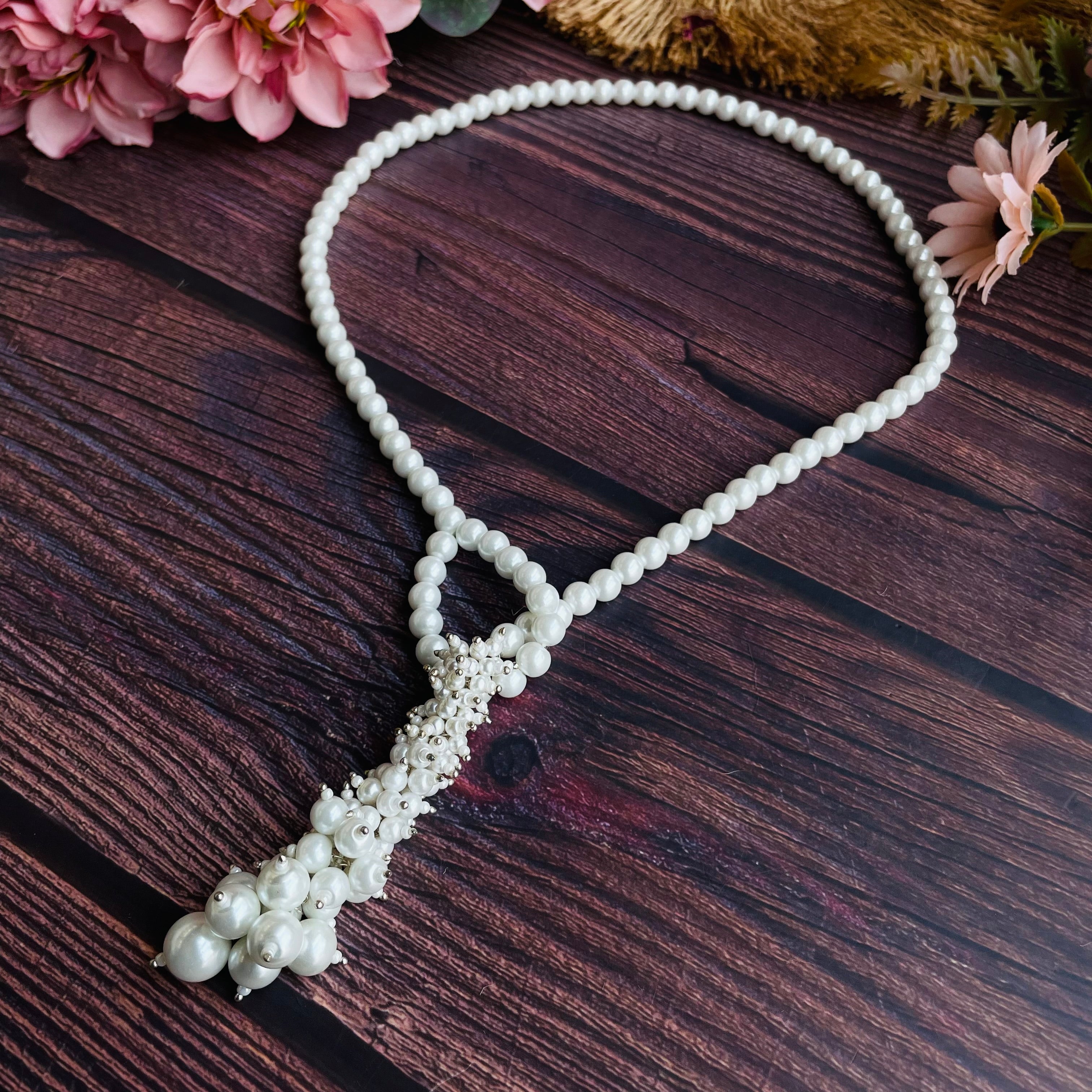 Layla Alina Pearl Neckpiece