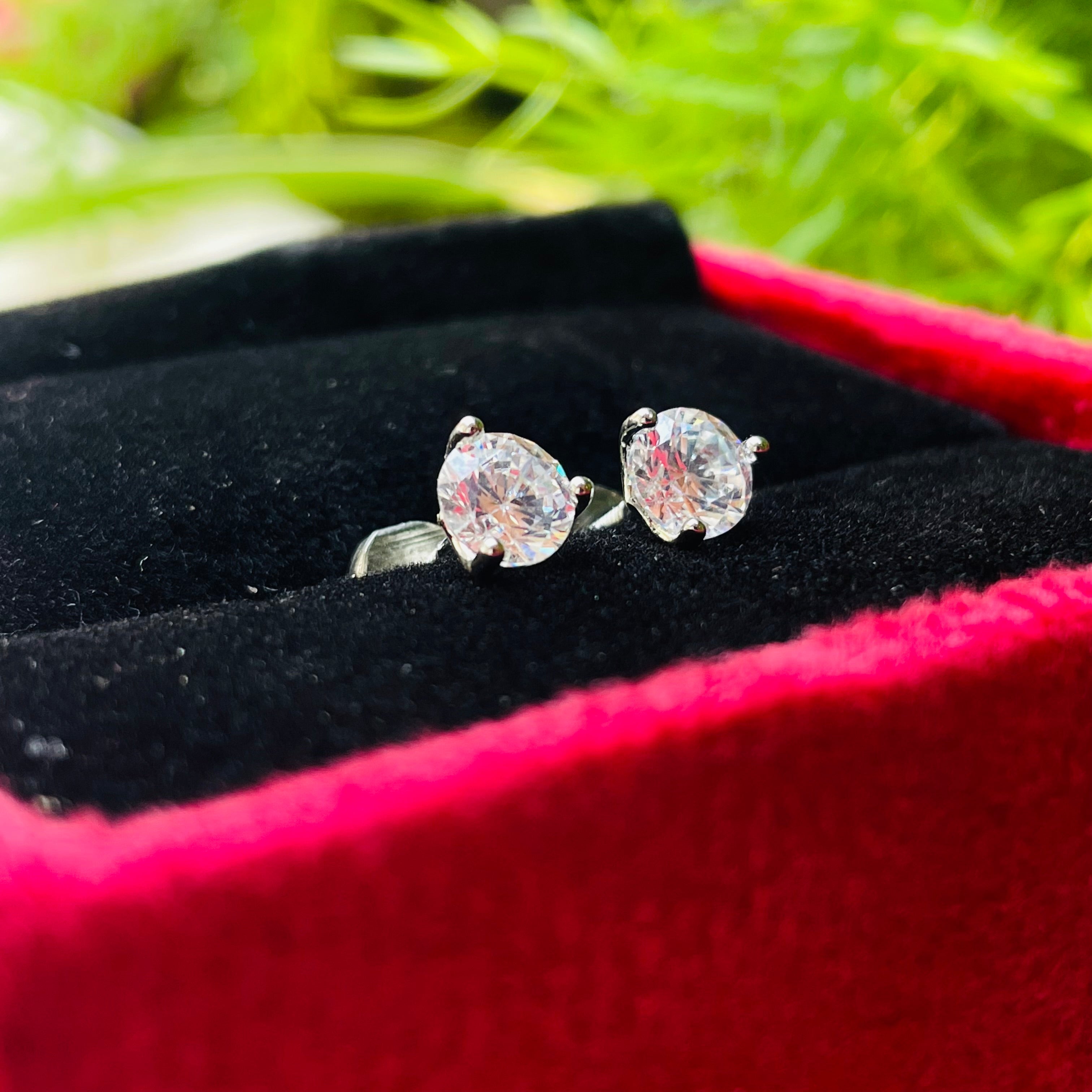Ad Vella studs