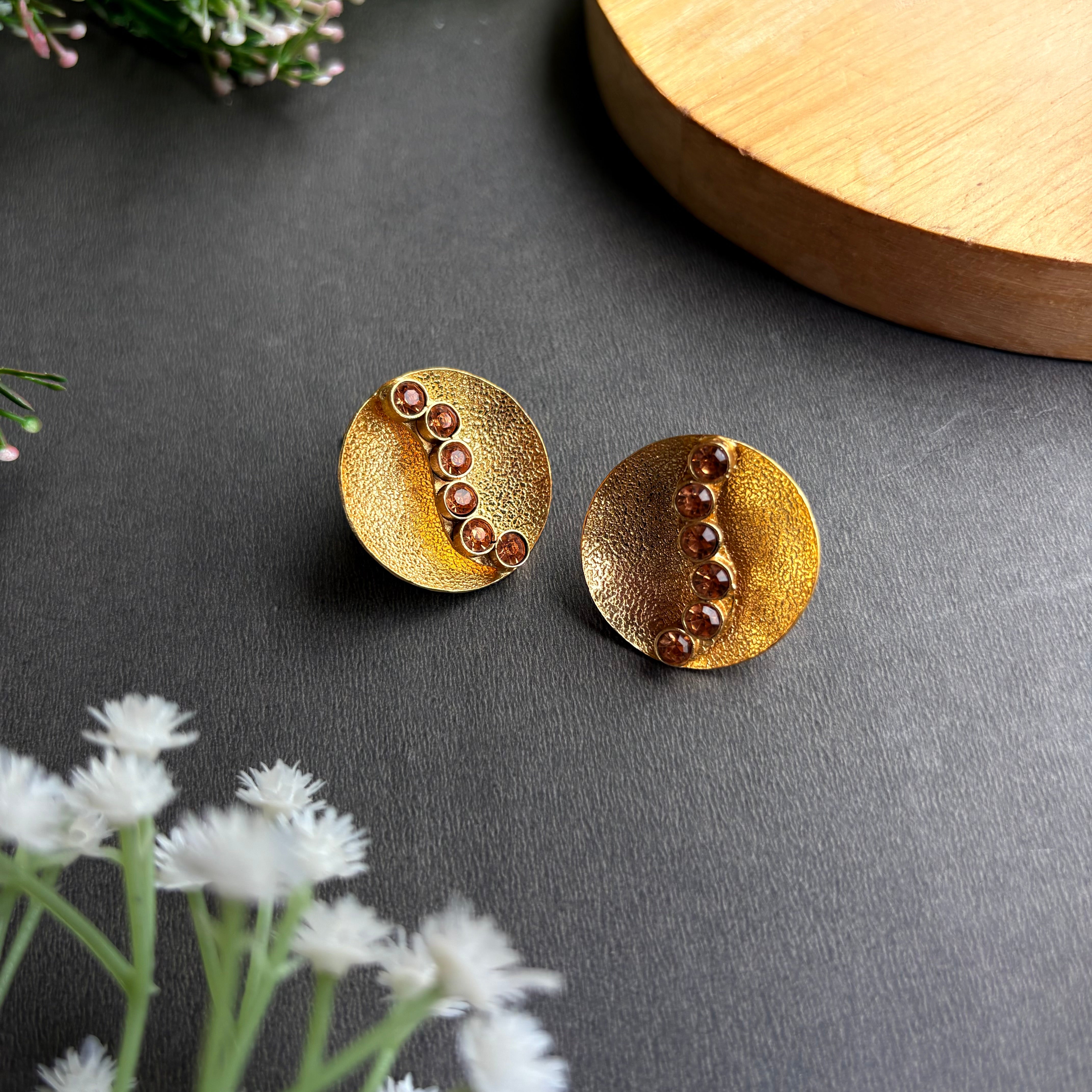 Aira studs Earrings